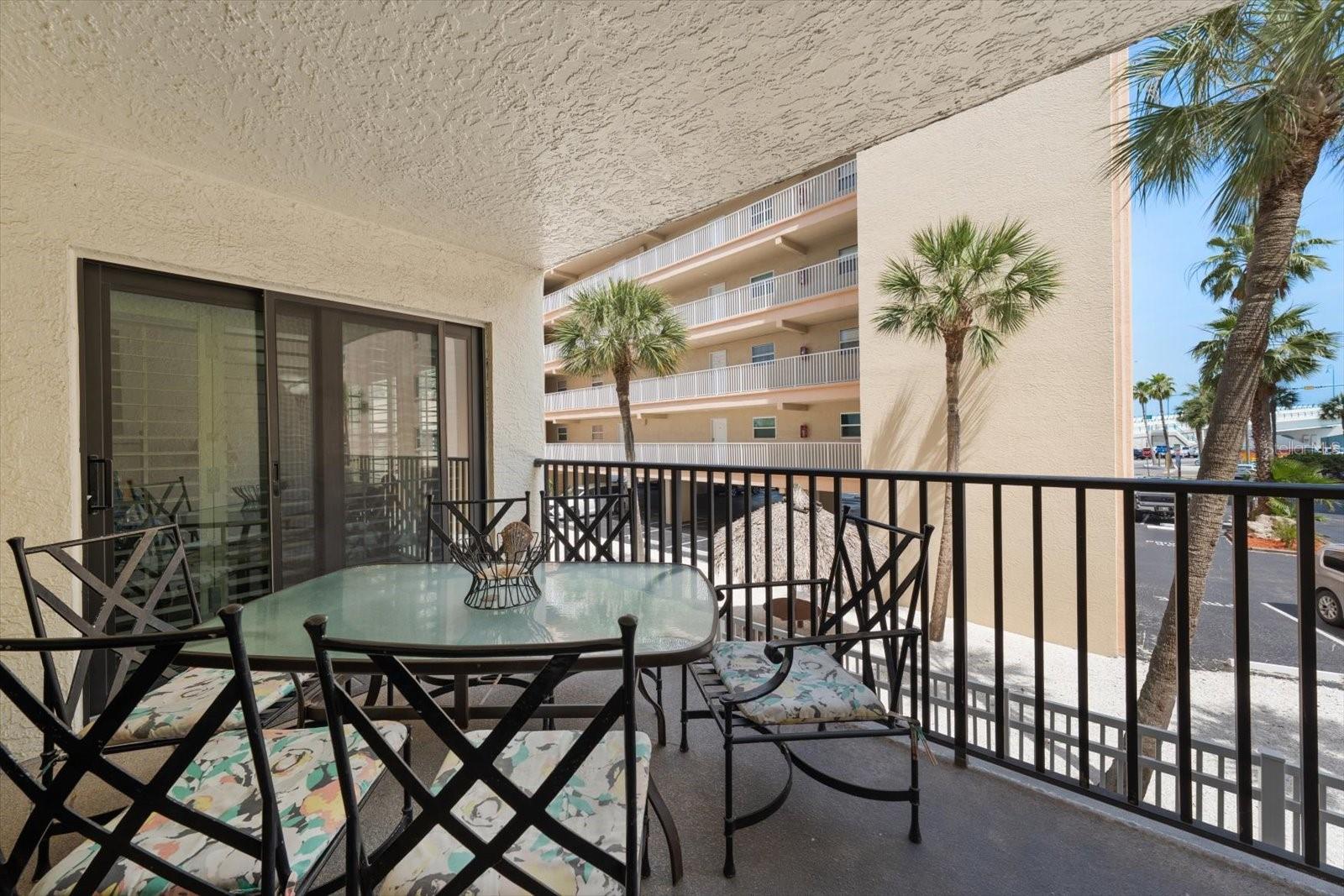 Image 25 of 51 For 12924 Gulf Boulevard 110