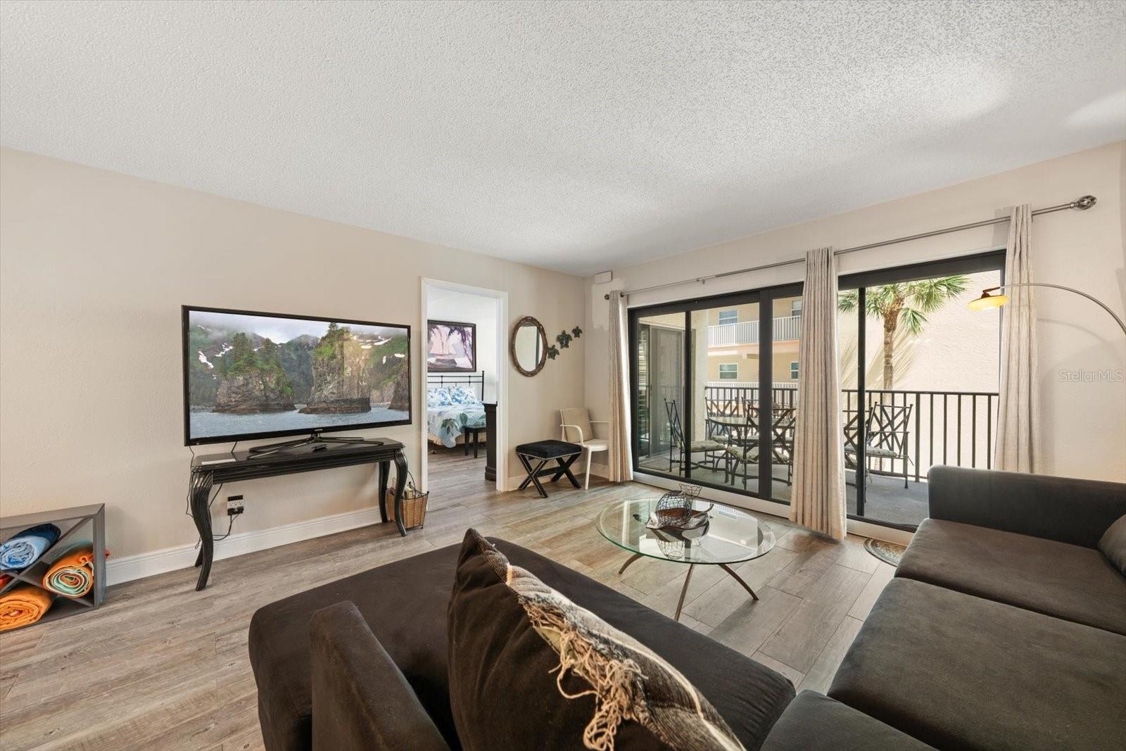 Image 28 of 51 For 12924 Gulf Boulevard 110