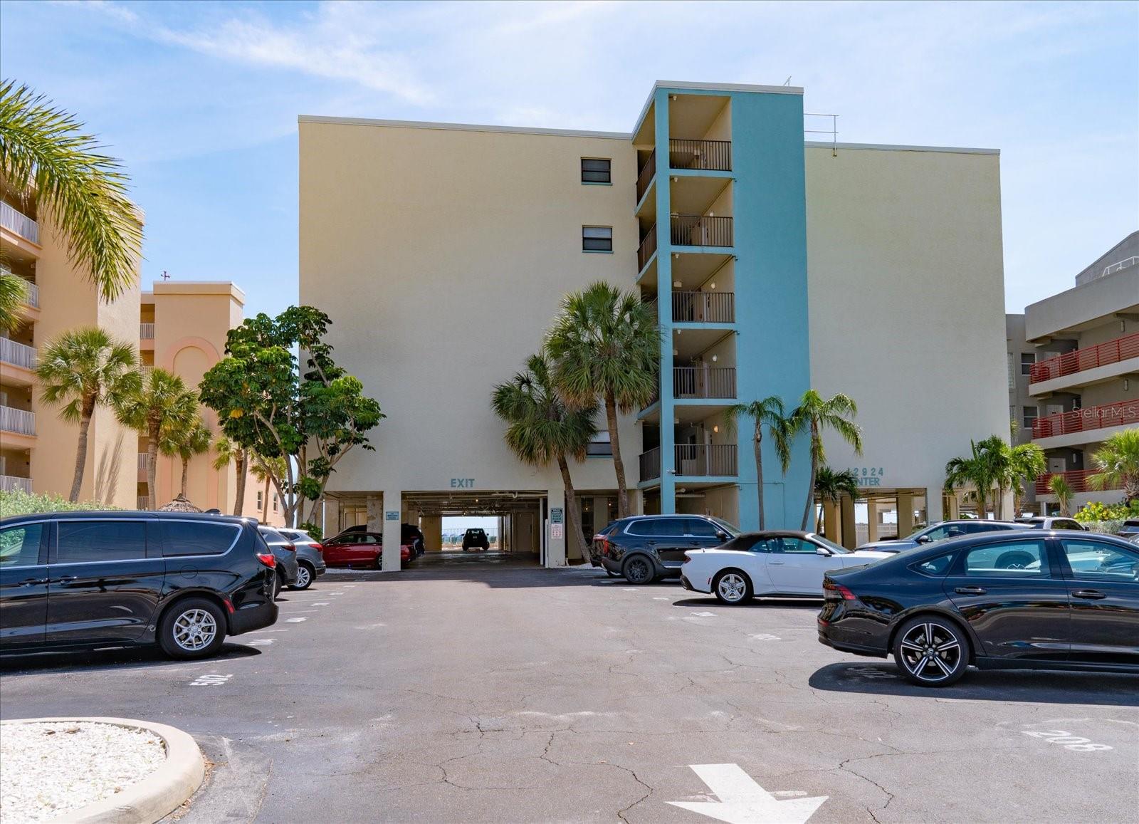 Image 3 of 51 For 12924 Gulf Boulevard 110