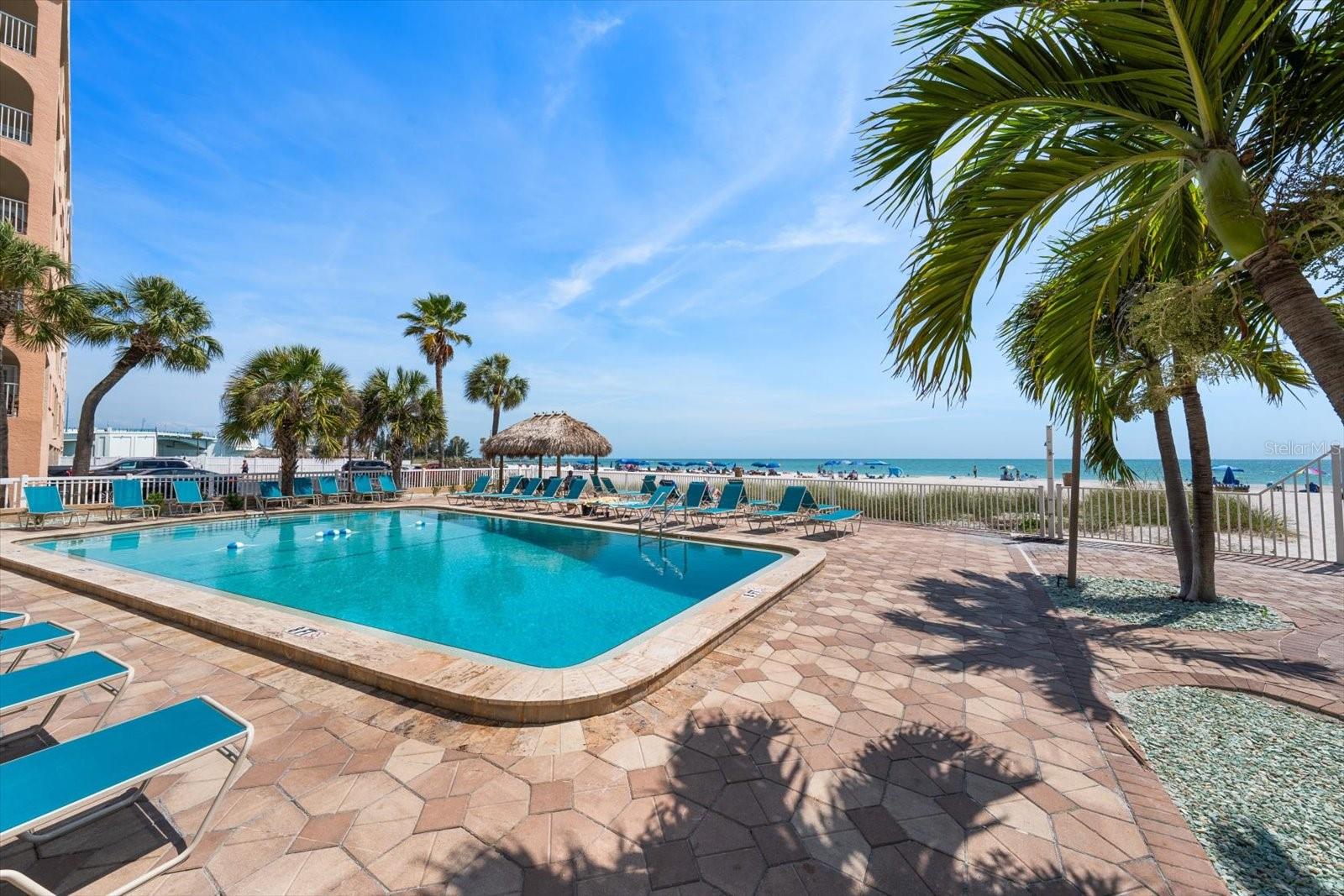 Image 30 of 51 For 12924 Gulf Boulevard 110