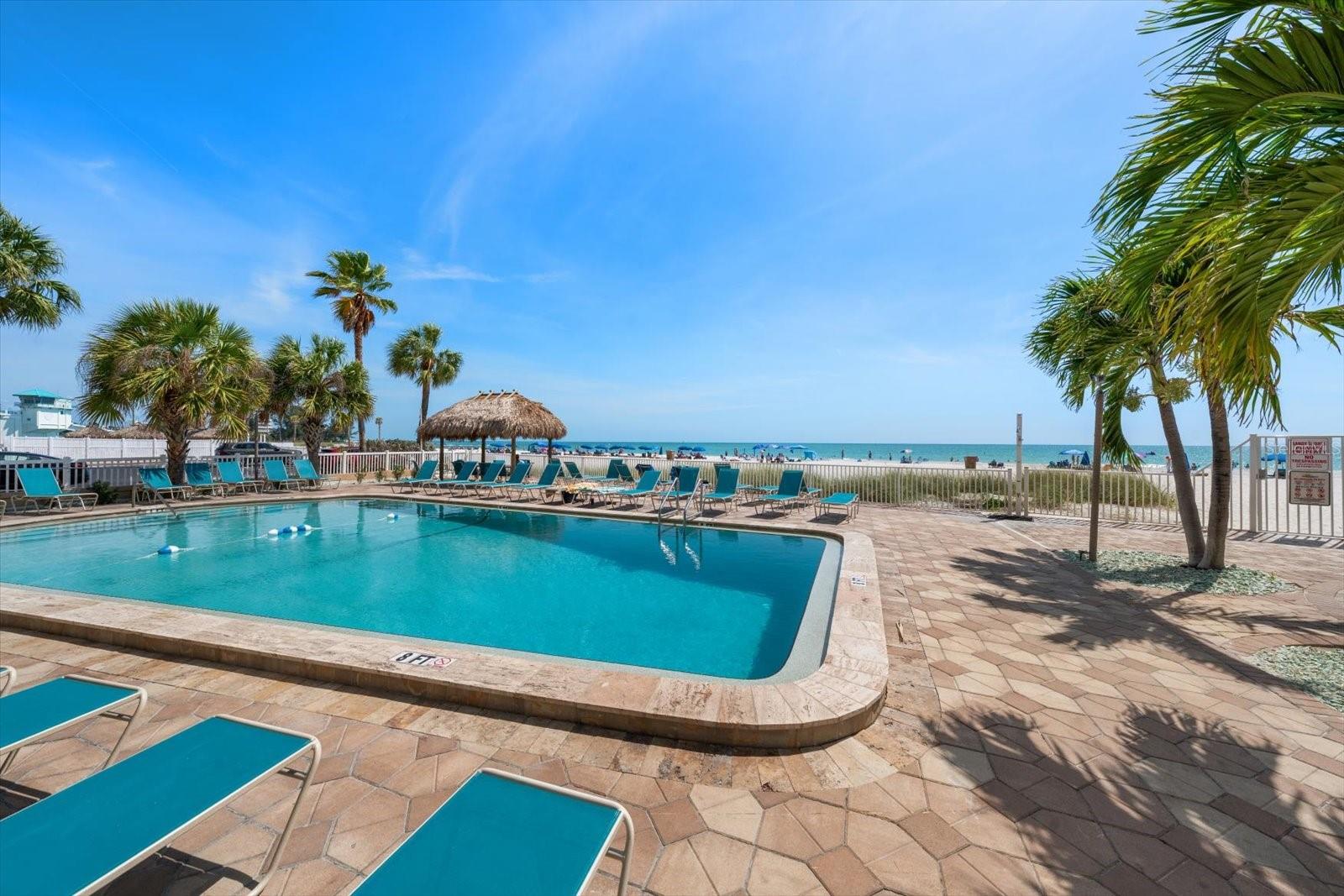Image 32 of 51 For 12924 Gulf Boulevard 110