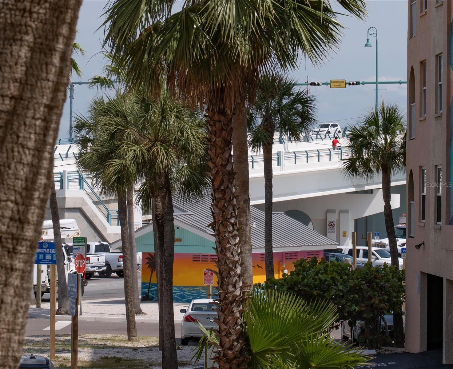 Image 41 of 51 For 12924 Gulf Boulevard 110