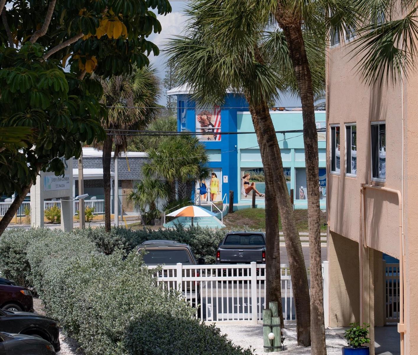 Image 42 of 51 For 12924 Gulf Boulevard 110