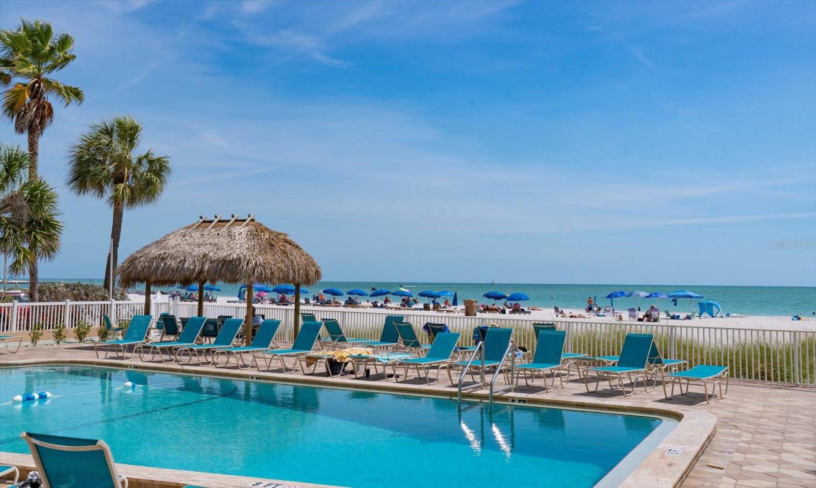 Image 5 of 51 For 12924 Gulf Boulevard 110