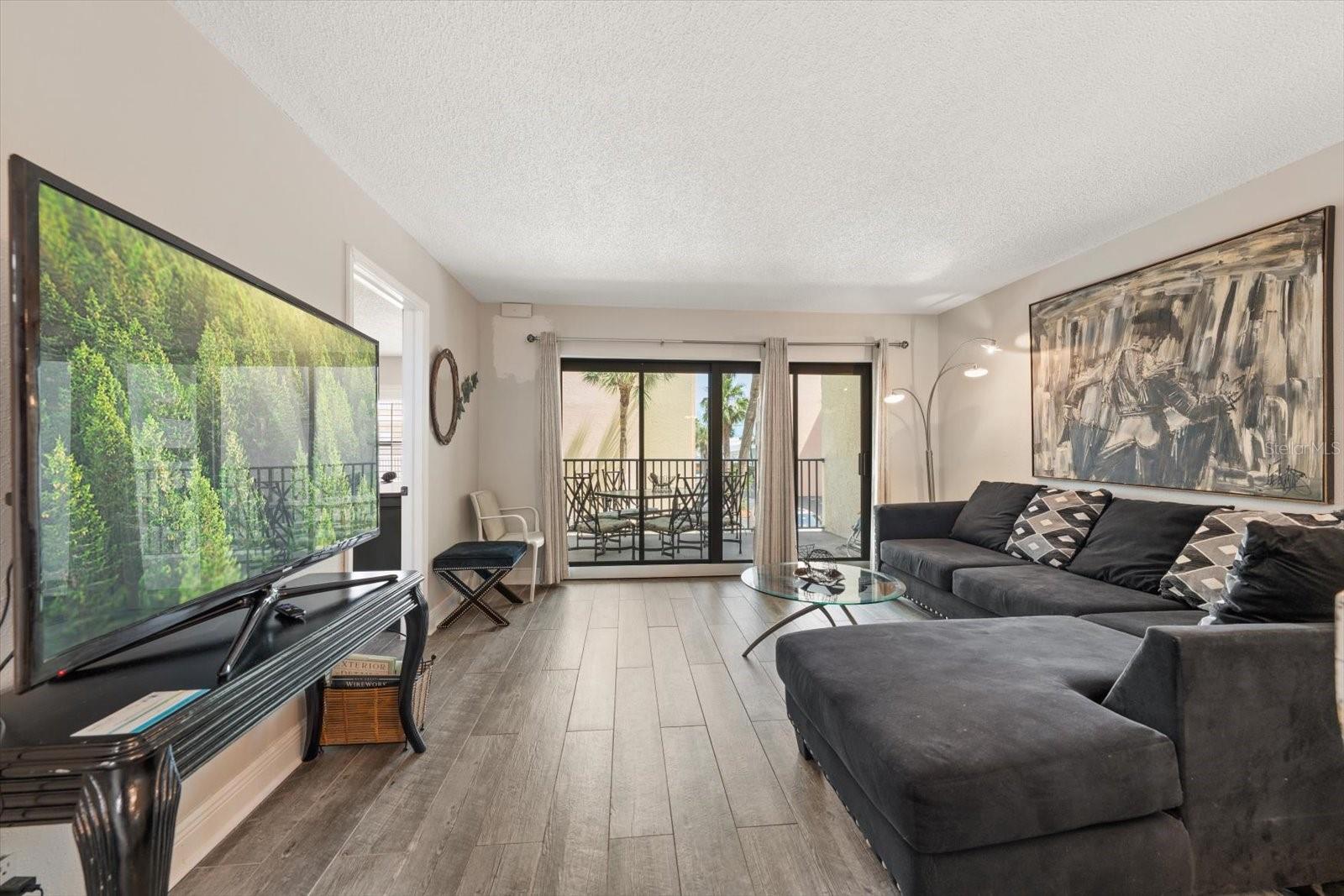Image 6 of 51 For 12924 Gulf Boulevard 110