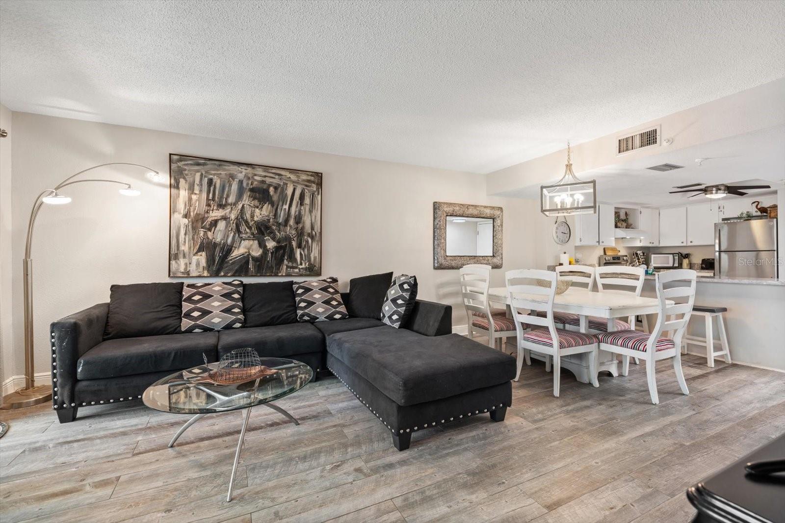 Image 7 of 51 For 12924 Gulf Boulevard 110