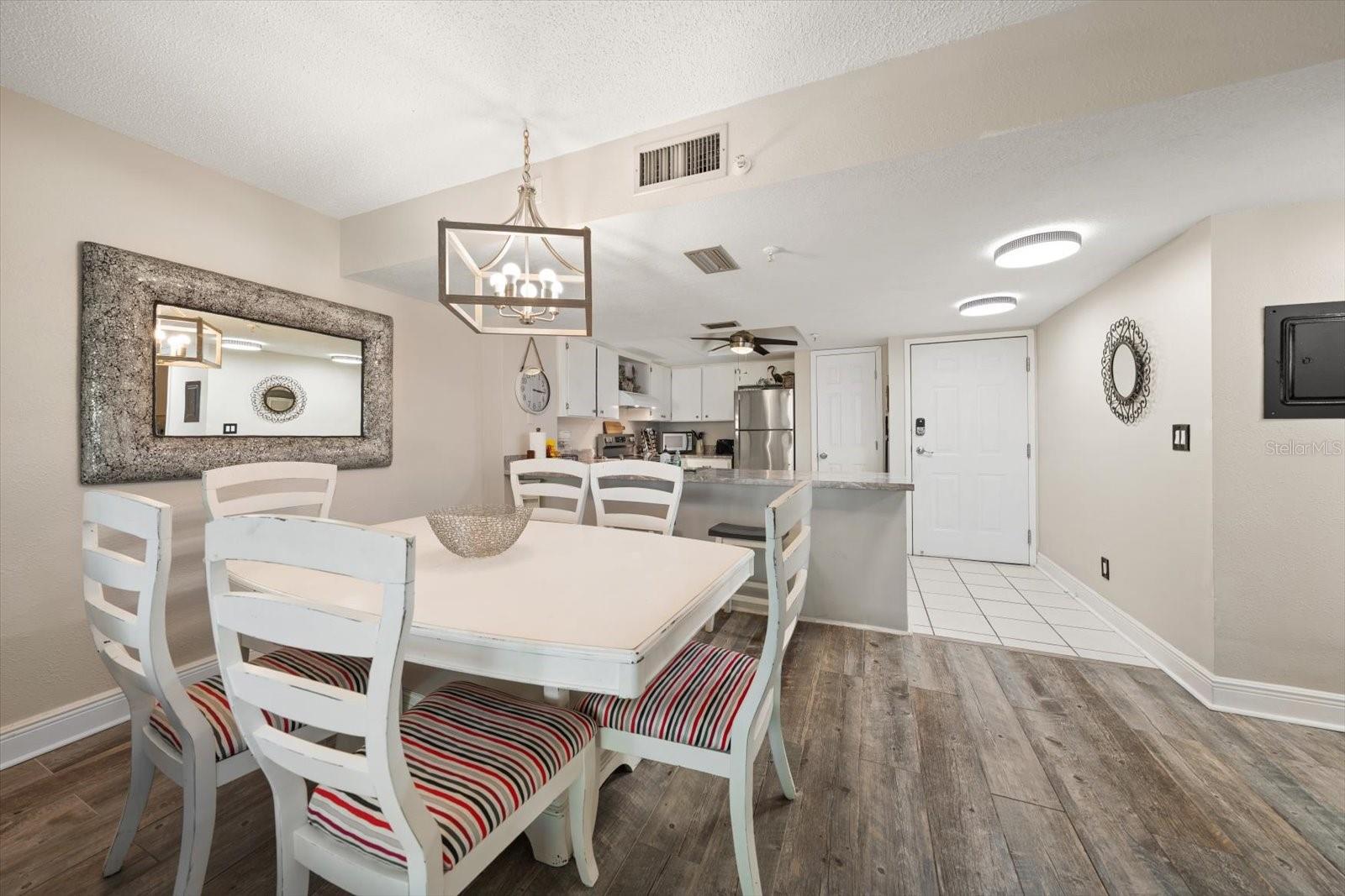 Image 9 of 51 For 12924 Gulf Boulevard 110