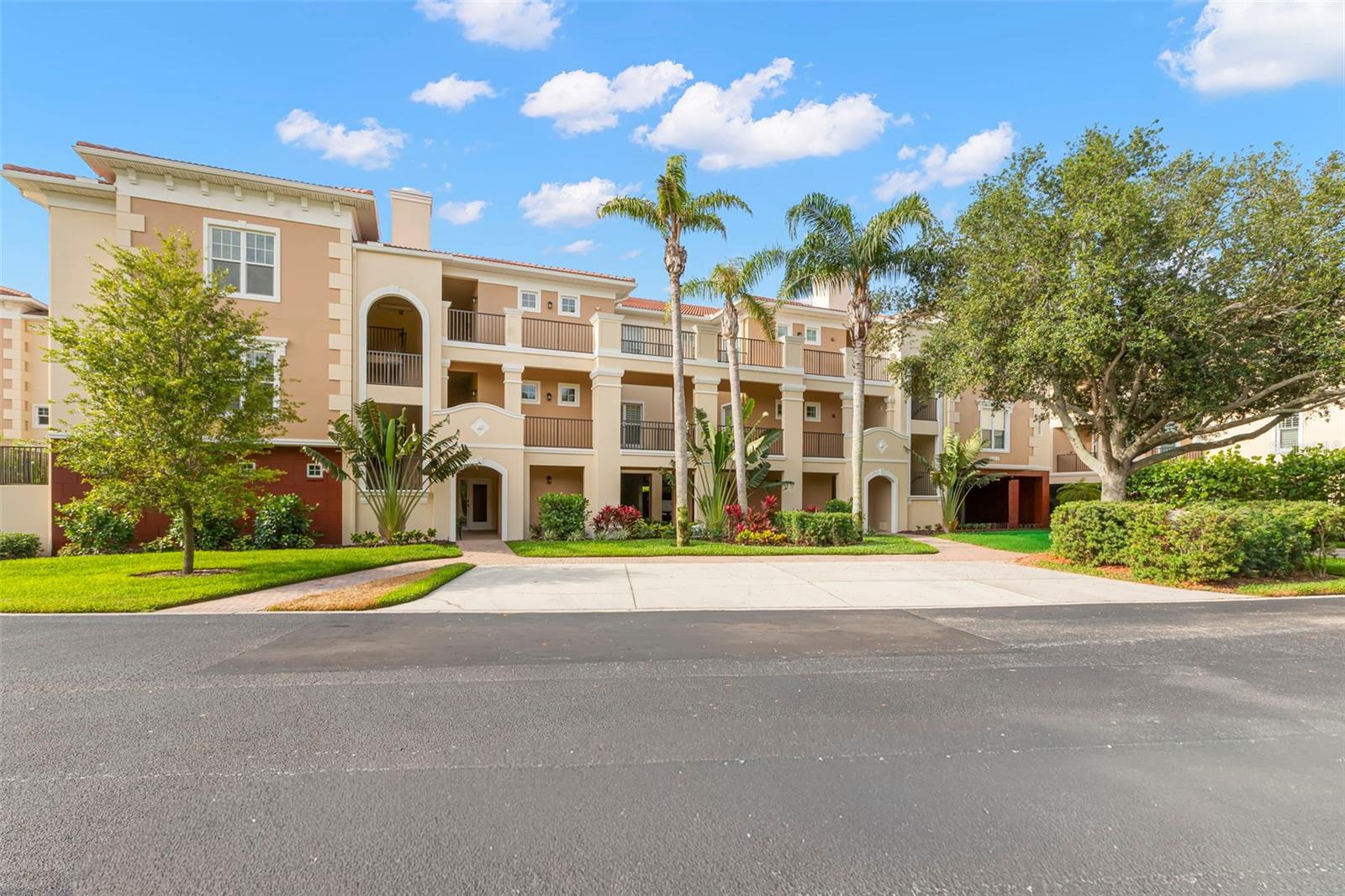 Image 5 of 64 For 6 Academy Way S 221
