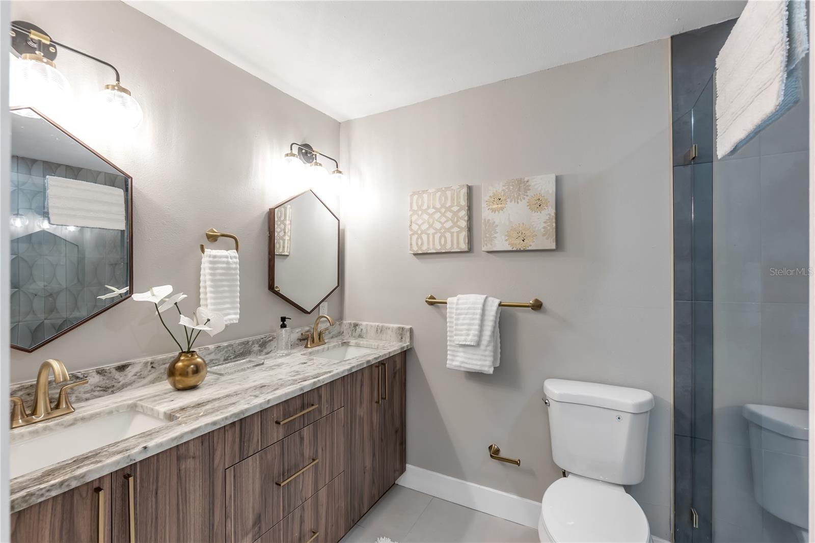 Image 14 of 19 For 5023 9th Street E