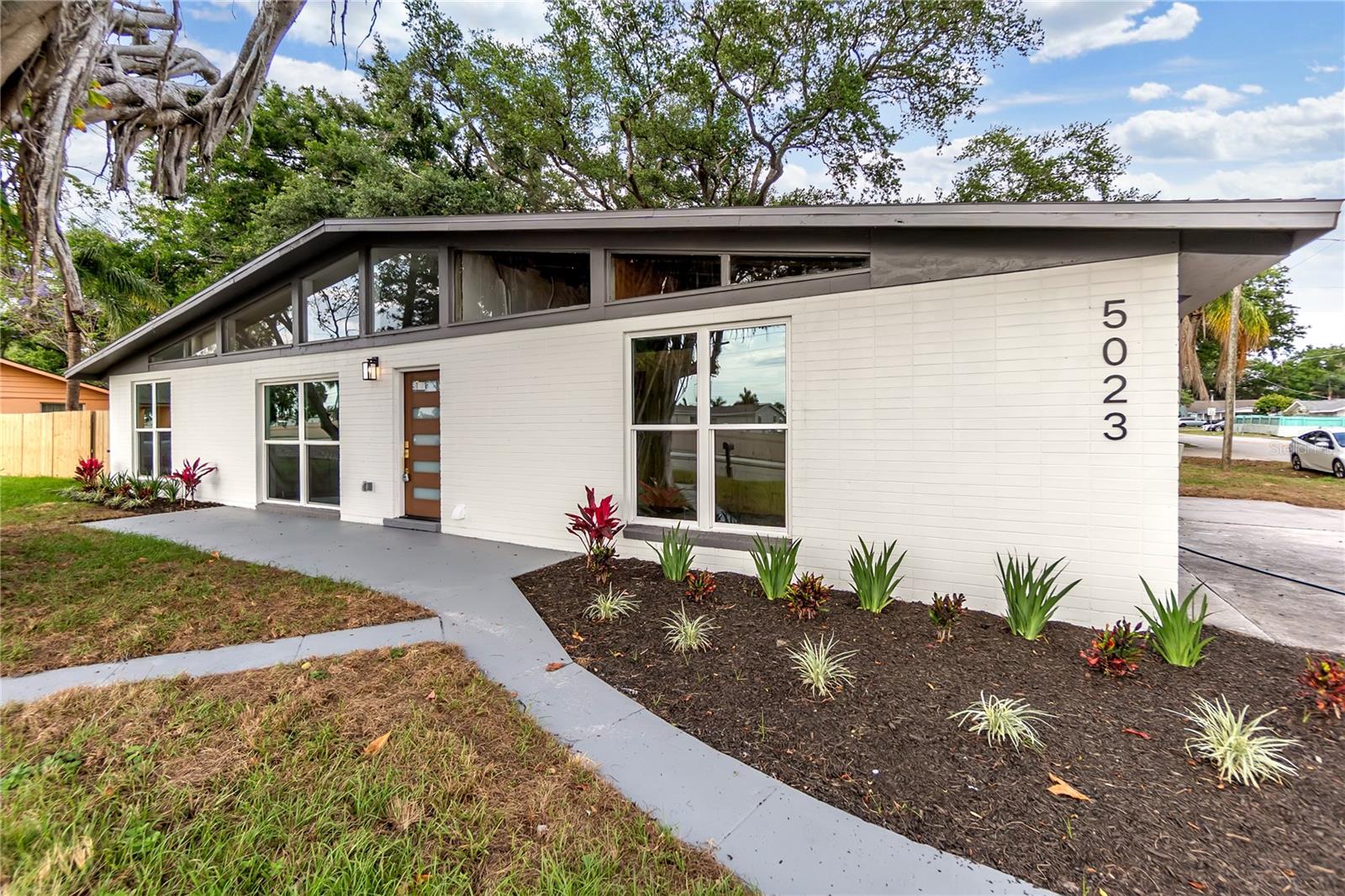 Image 18 of 19 For 5023 9th Street E