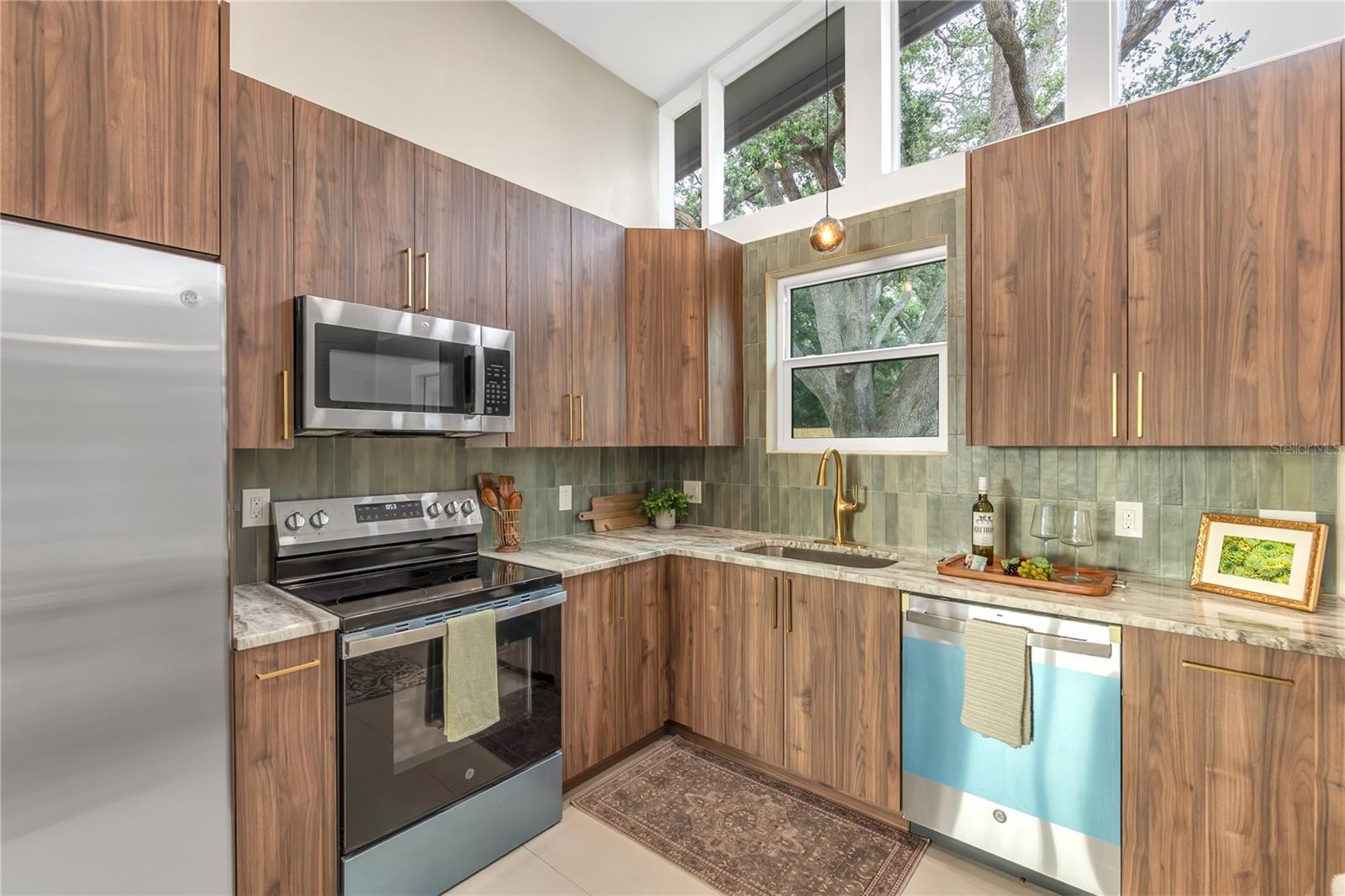 Image 5 of 19 For 5023 9th Street E