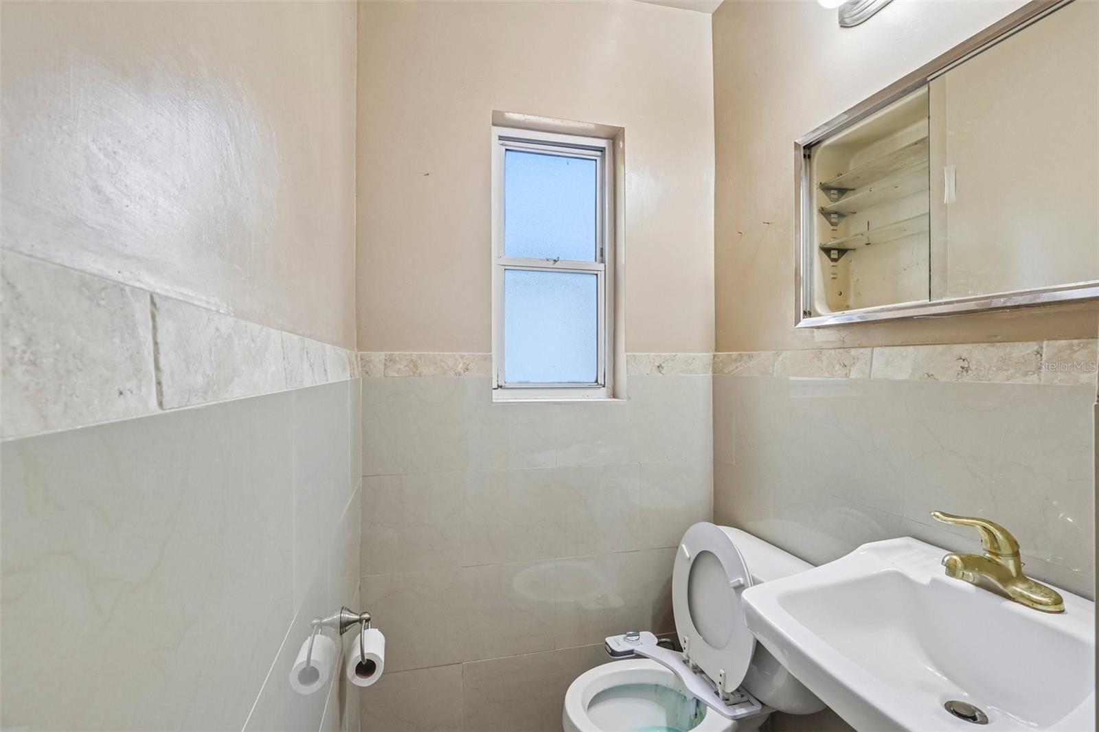 Image 18 of 29 For 6610 4th Avenue N