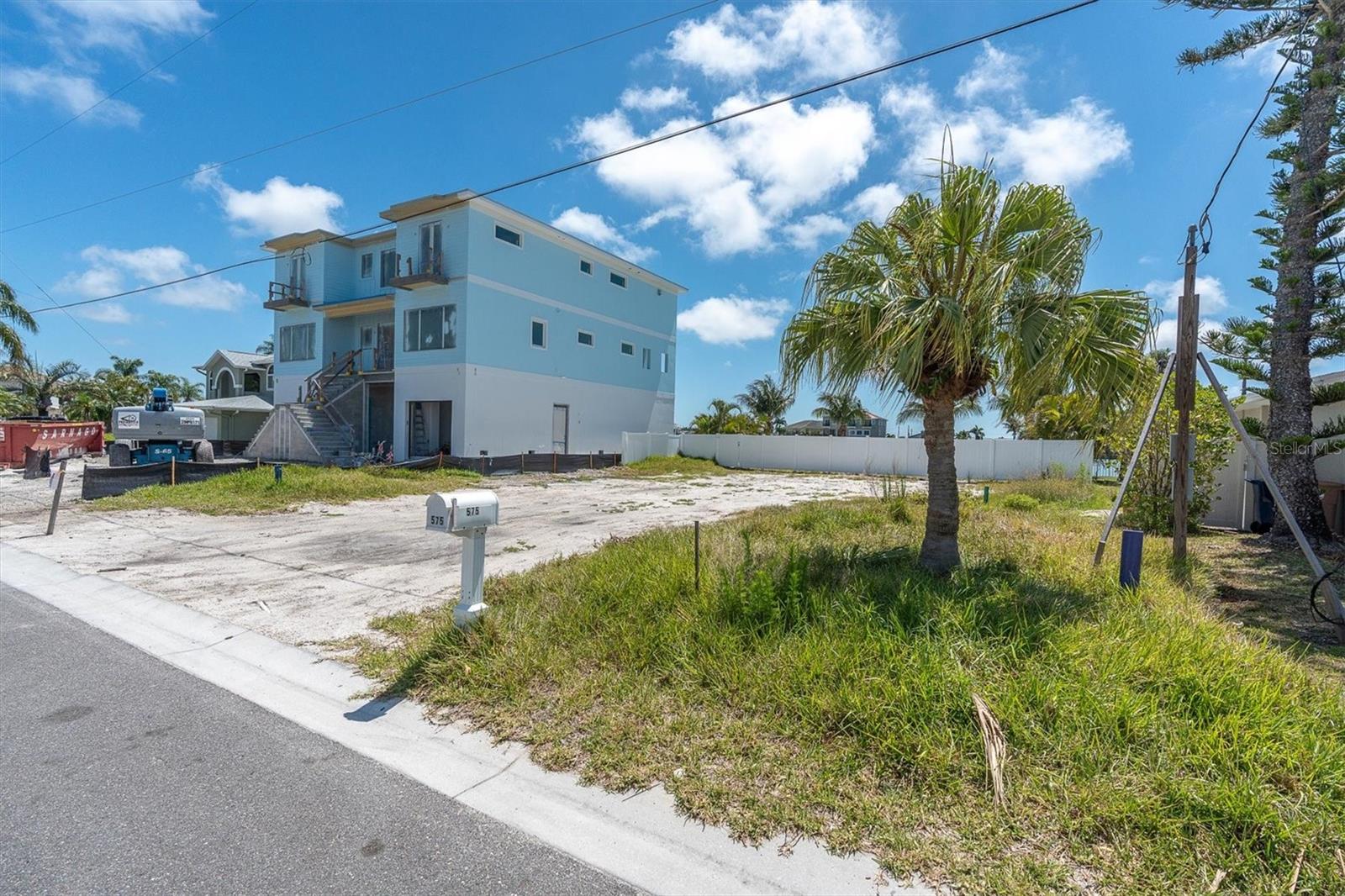 Image 9 of 16 For 575 Crystal Drive