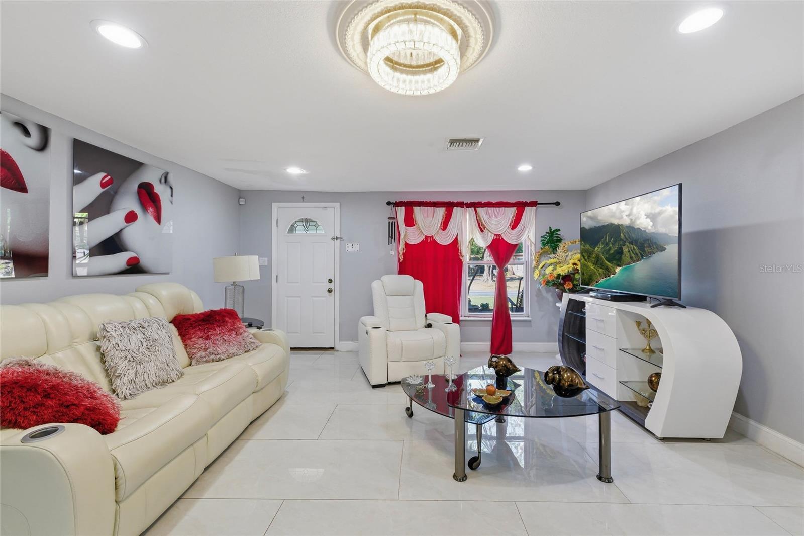 Listing photo id 8 for 6760 Runnel Drive