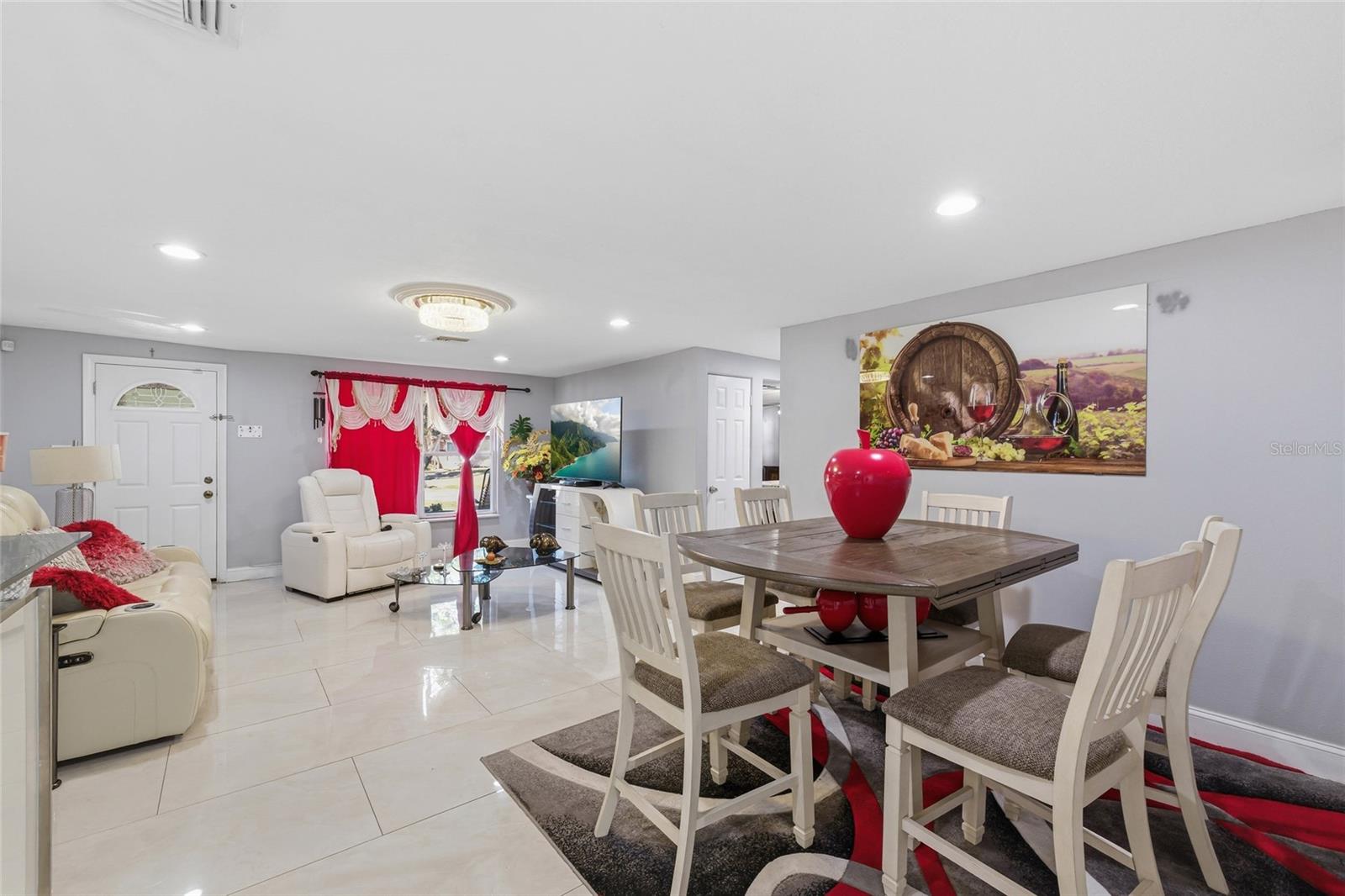 Listing photo id 12 for 6760 Runnel Drive