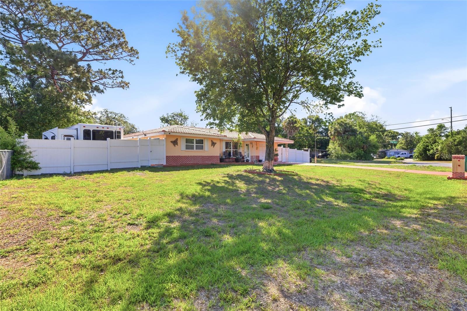 Listing photo id 0 for 6760 Runnel Drive