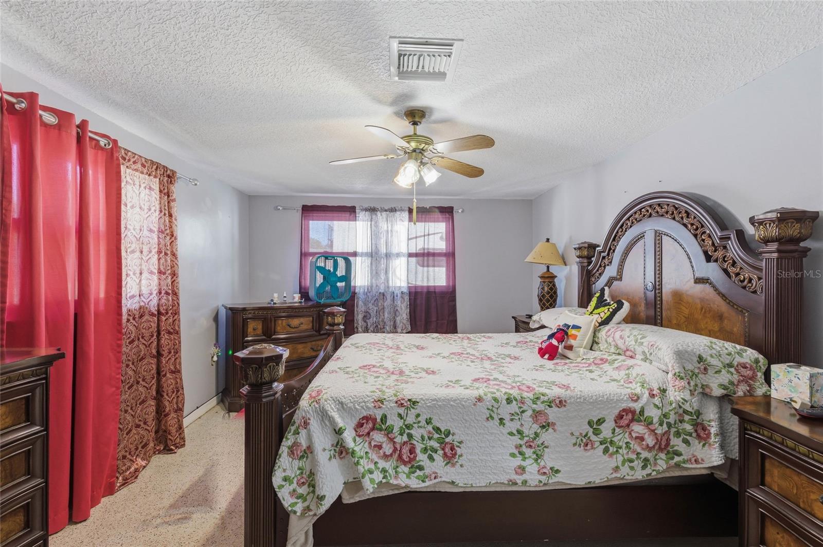 Listing photo id 19 for 6760 Runnel Drive