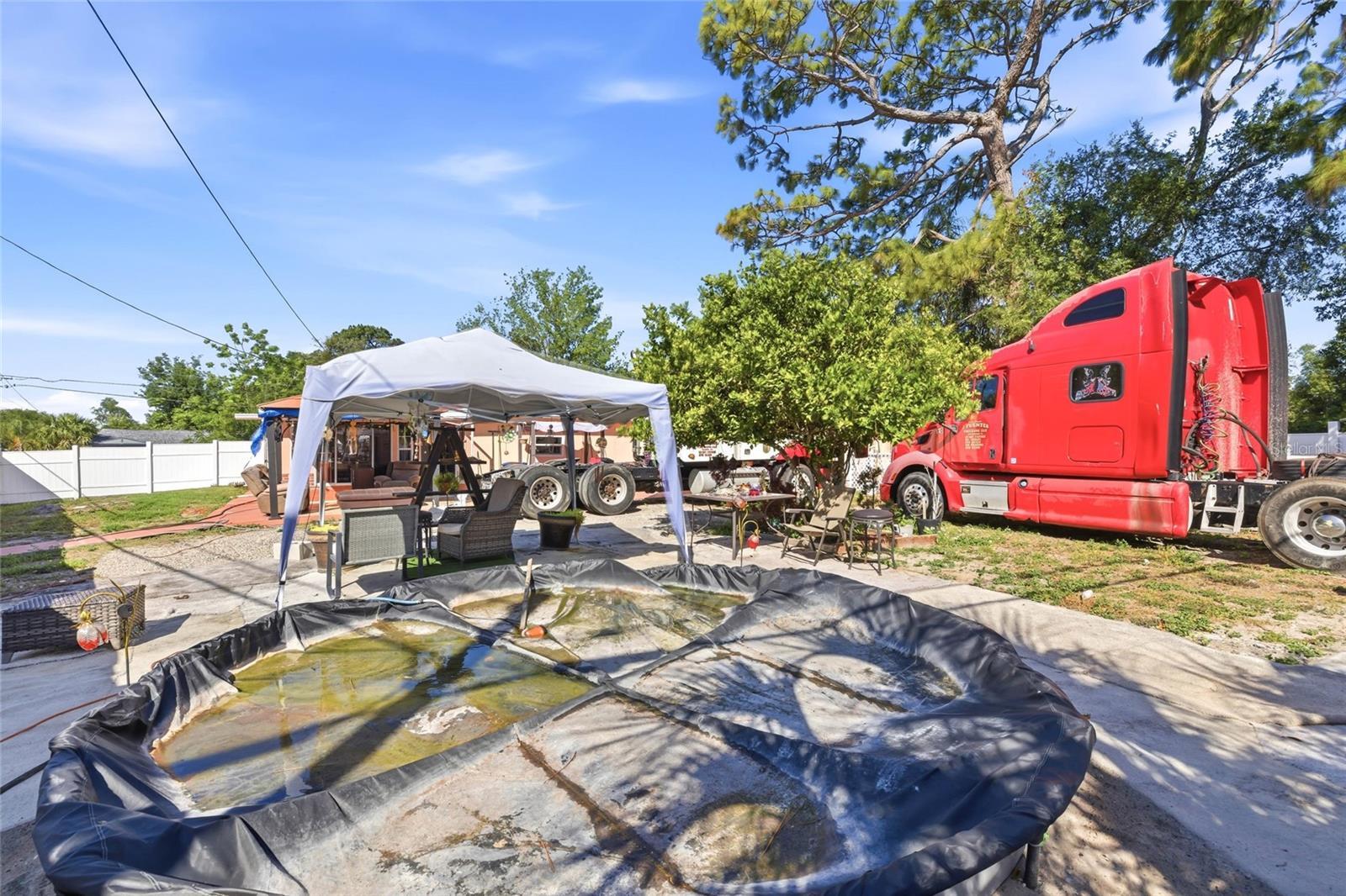 Listing photo id 33 for 6760 Runnel Drive
