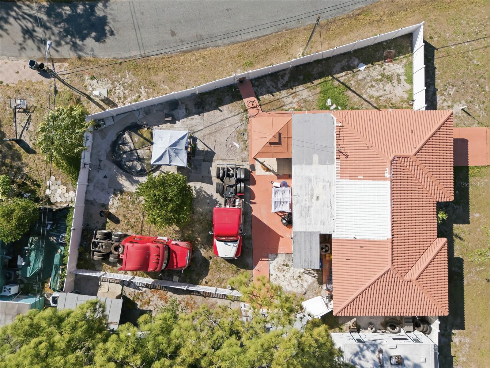 Listing photo id 47 for 6760 Runnel Drive