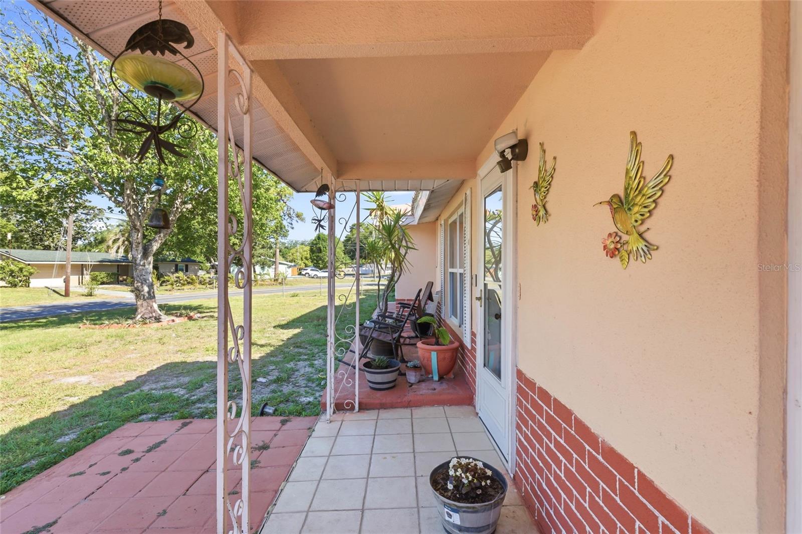Listing photo id 6 for 6760 Runnel Drive