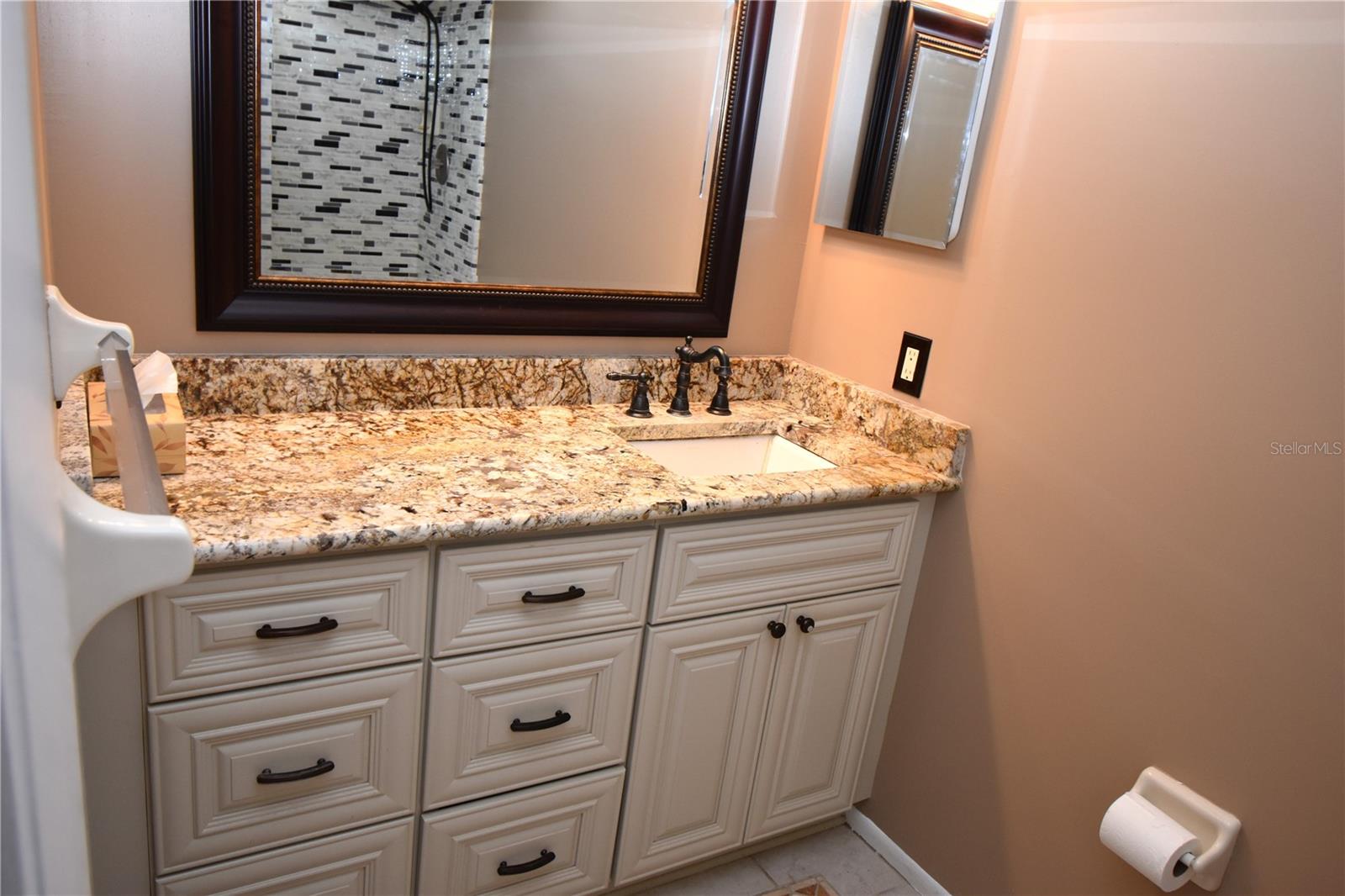 Image 14 of 36 For 420 Bayshore Boulevard 202