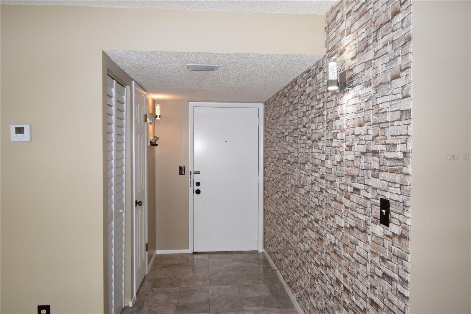 Image 2 of 36 For 420 Bayshore Boulevard 202