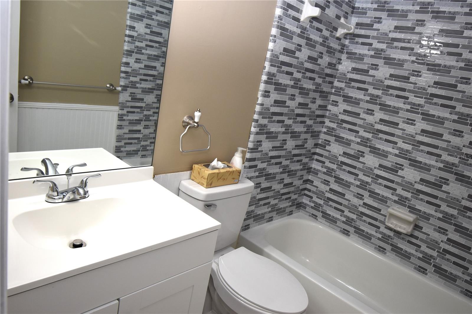 Image 20 of 36 For 420 Bayshore Boulevard 202