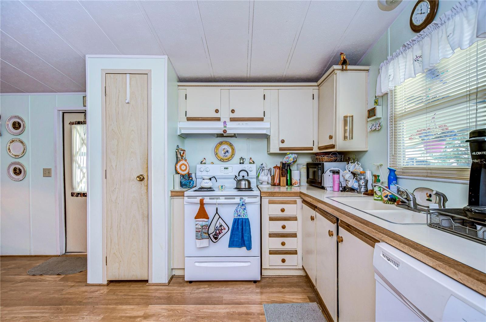 Image 15 of 30 For 3843 Damian Drive