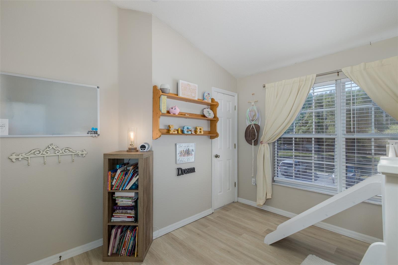 Image 20 of 29 For 12739 Sunland Court