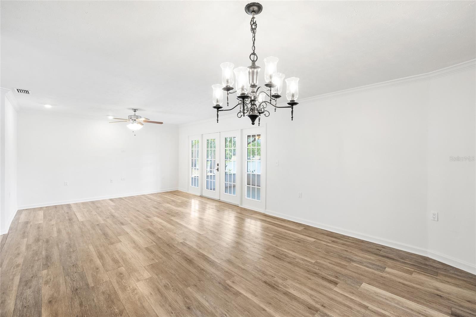 Image 10 of 48 For 7415 Lake Forest Circle