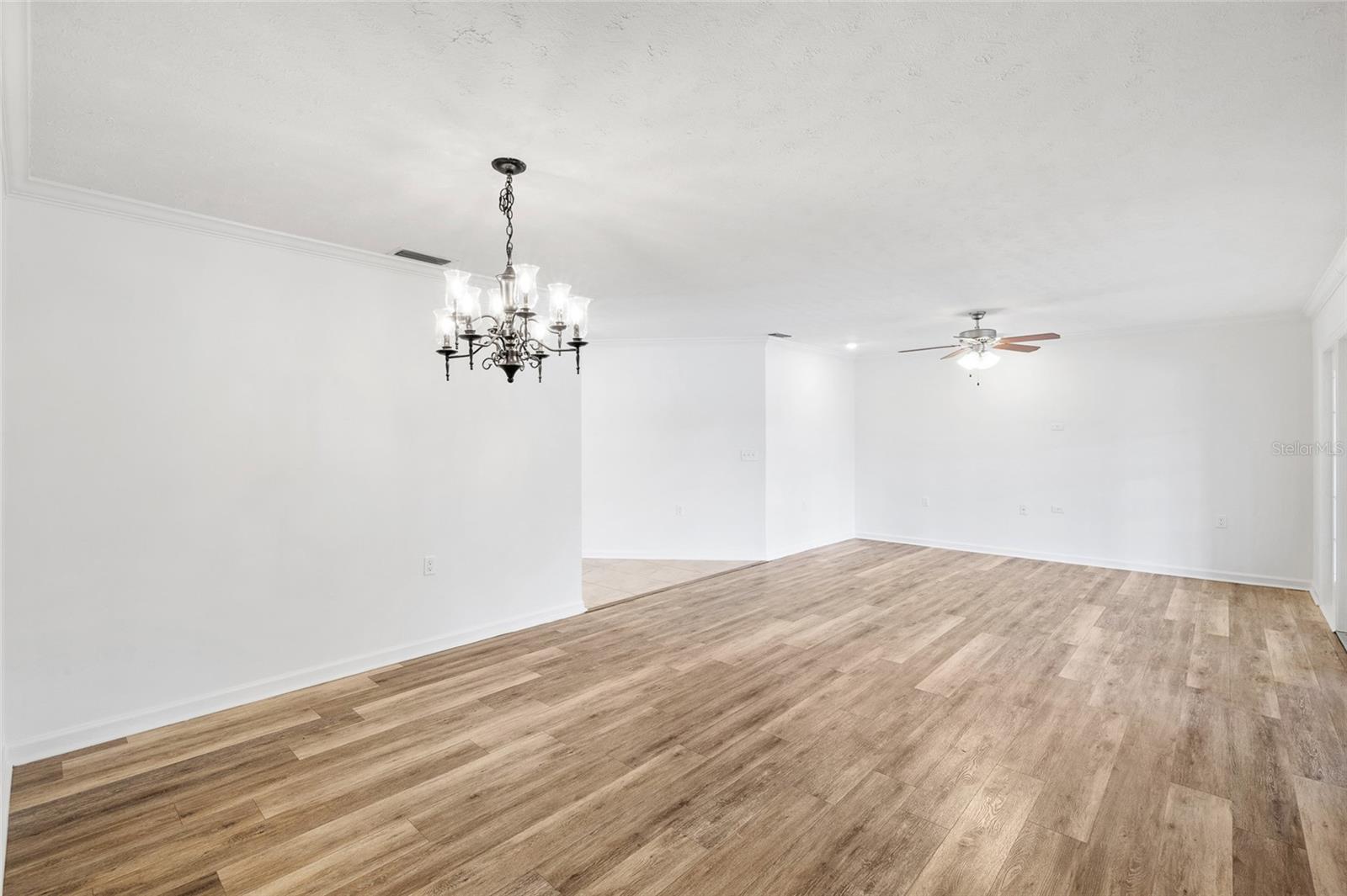 Image 11 of 48 For 7415 Lake Forest Circle