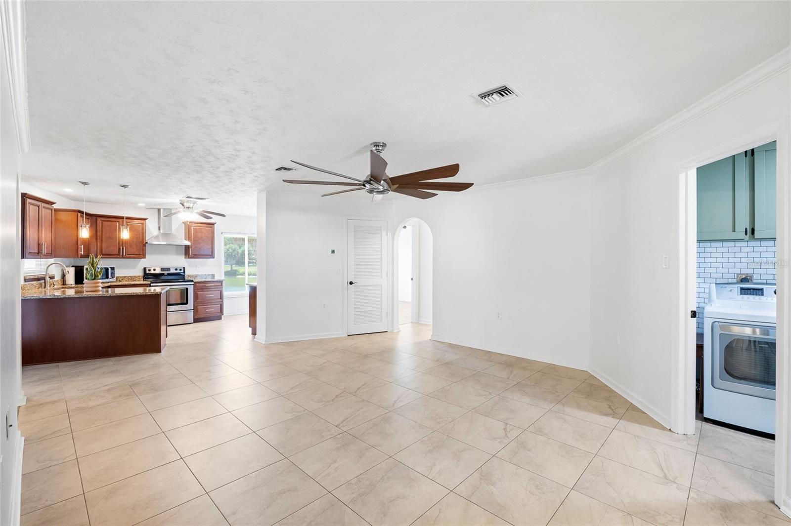 Image 12 of 48 For 7415 Lake Forest Circle