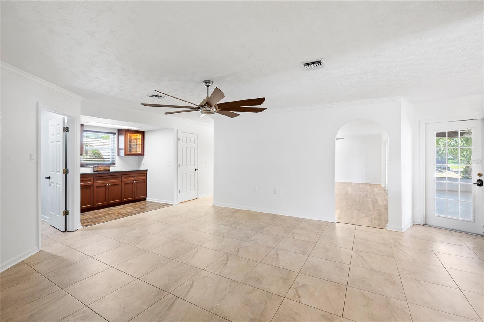 Image 14 of 48 For 7415 Lake Forest Circle