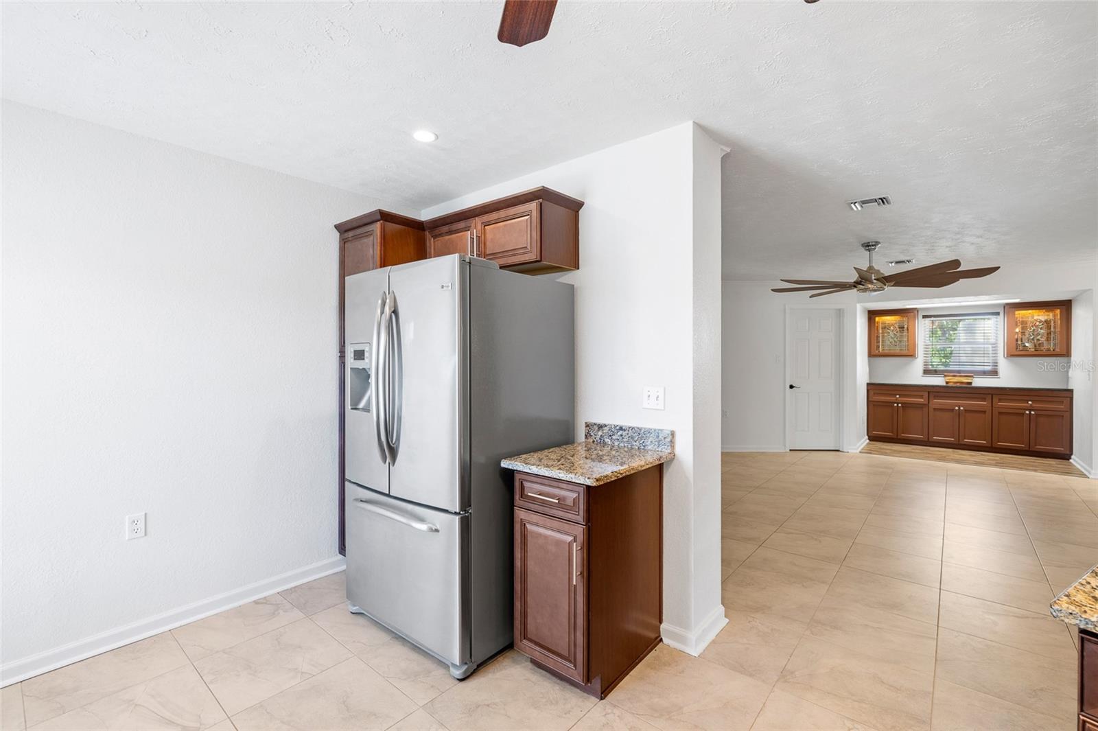 Image 21 of 48 For 7415 Lake Forest Circle