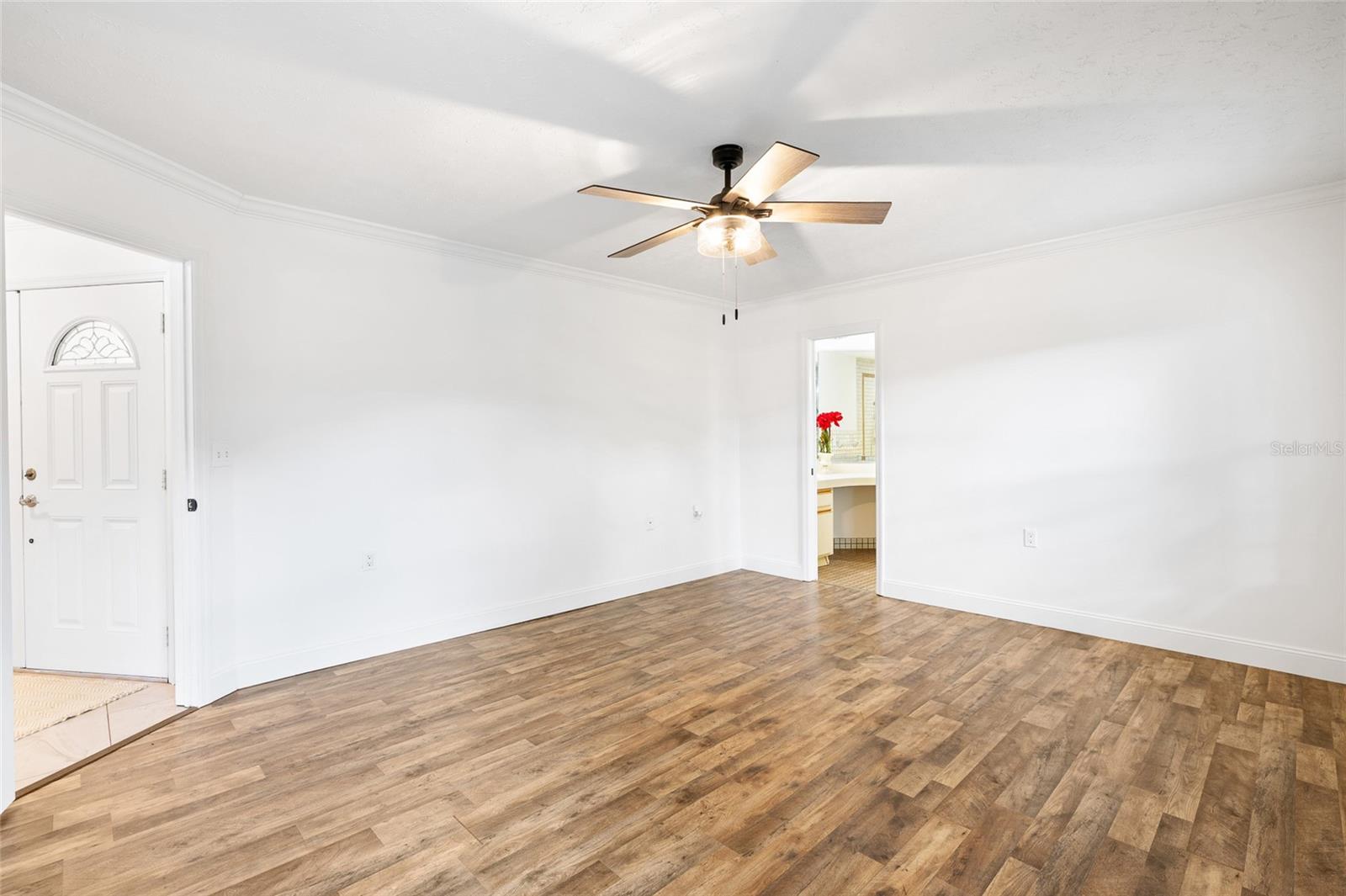 Image 23 of 48 For 7415 Lake Forest Circle