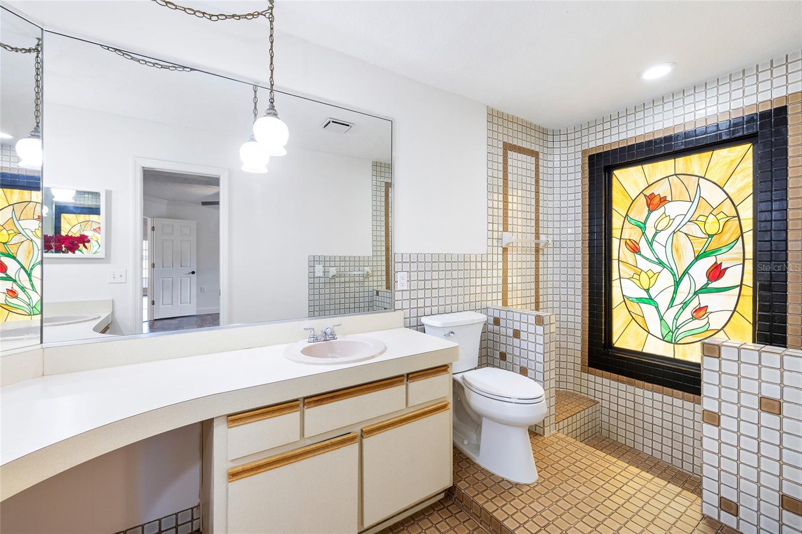 Image 25 of 48 For 7415 Lake Forest Circle
