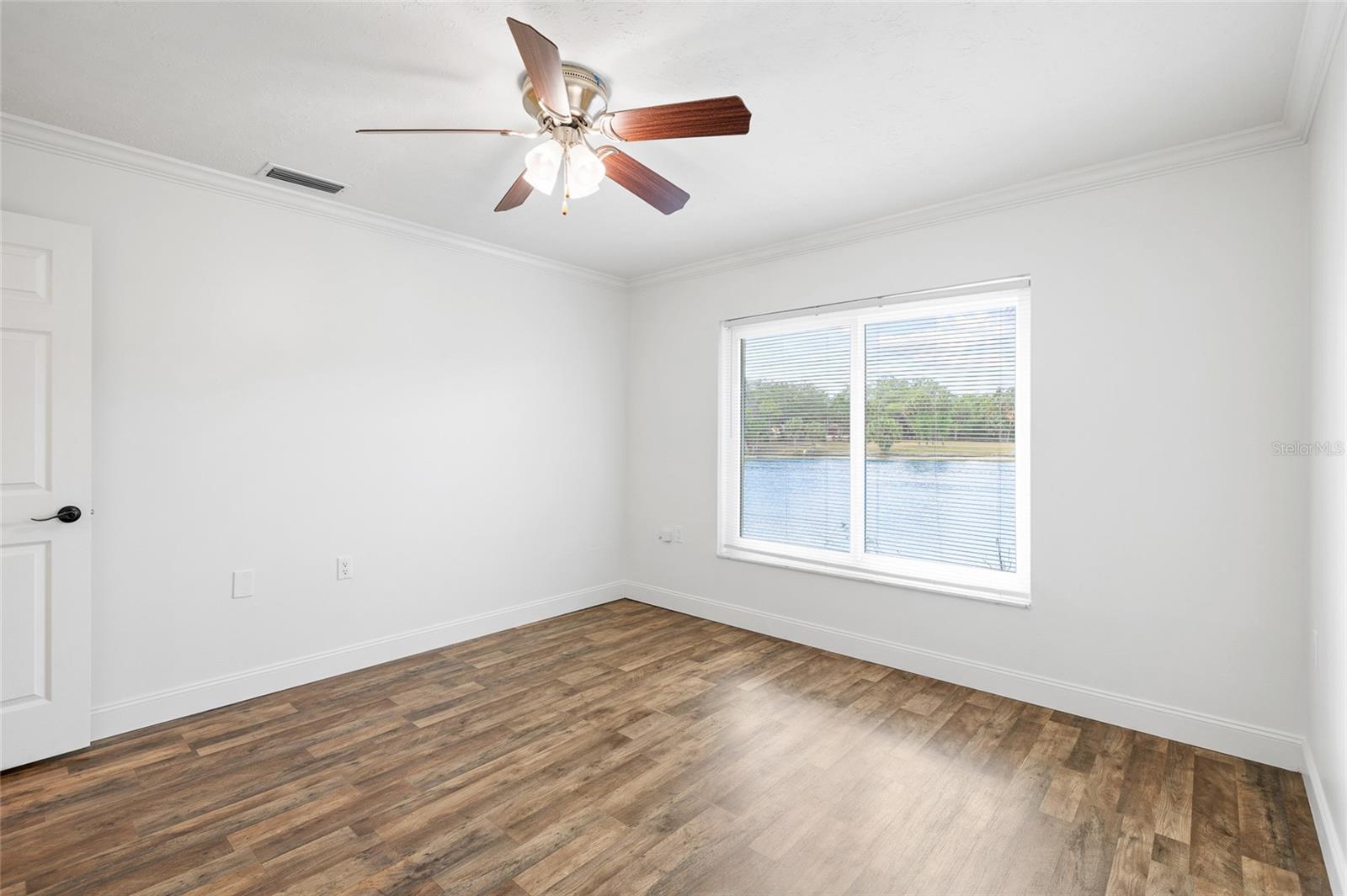 Image 30 of 48 For 7415 Lake Forest Circle