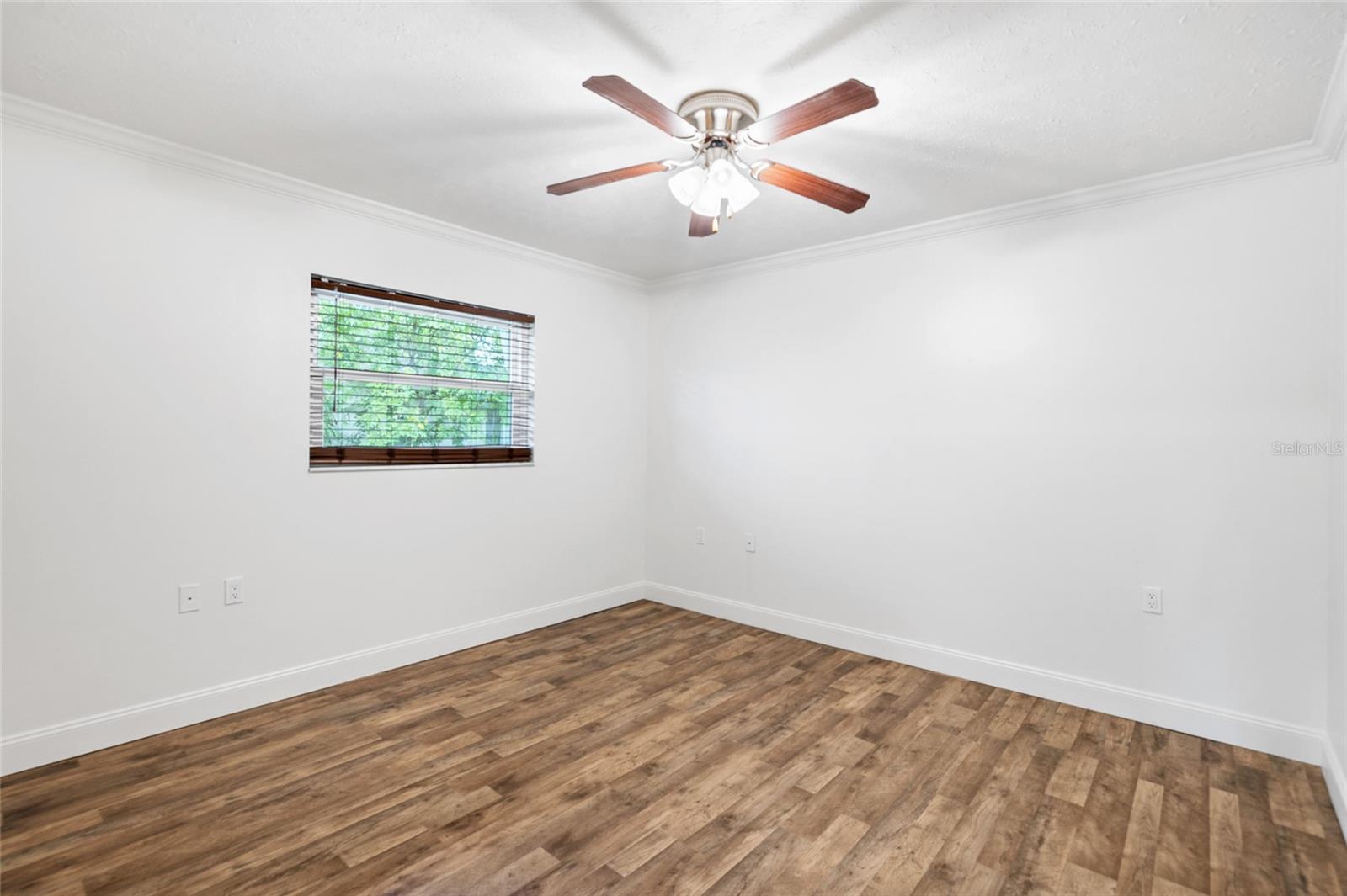 Image 33 of 48 For 7415 Lake Forest Circle