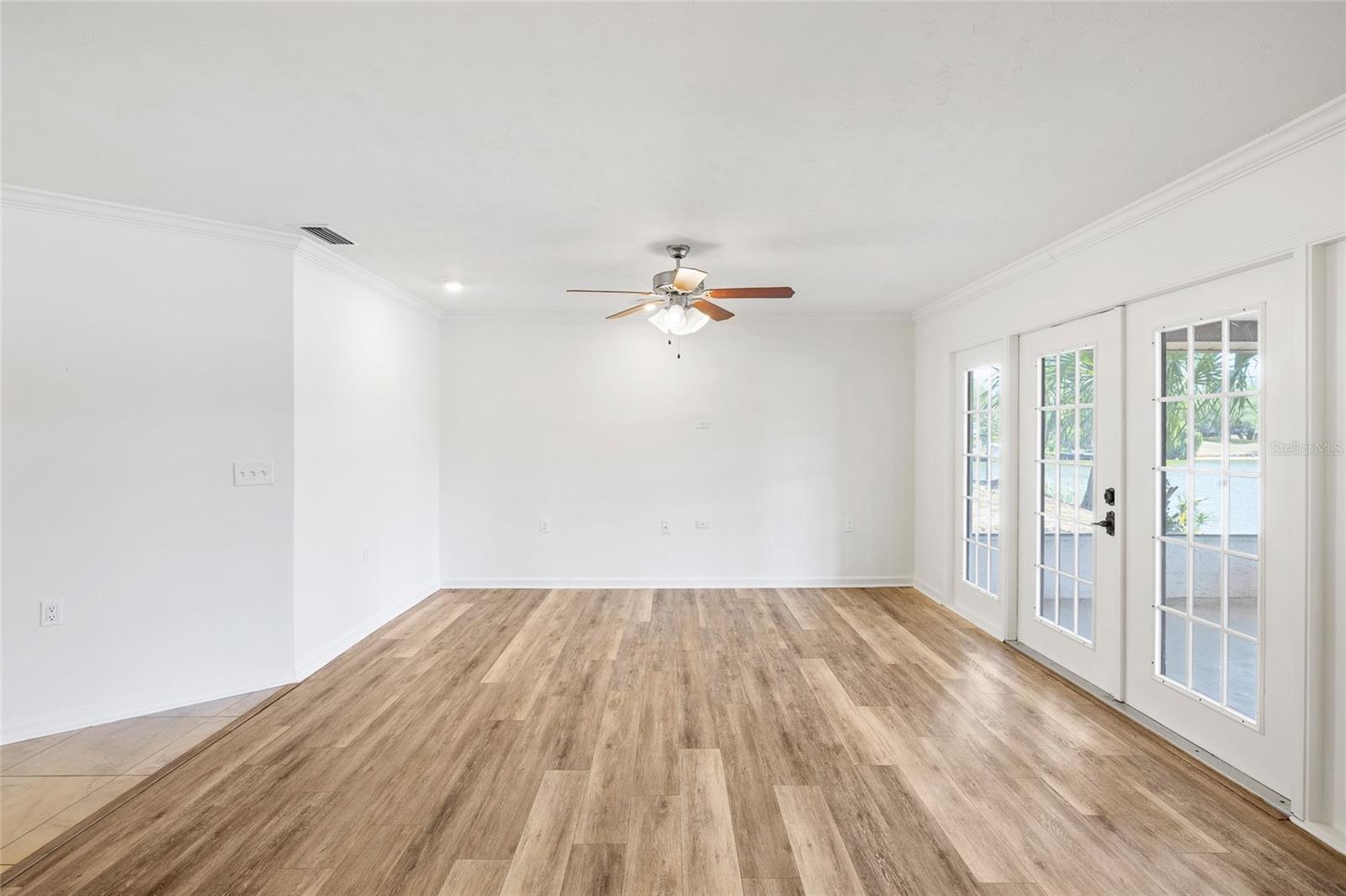 Image 9 of 48 For 7415 Lake Forest Circle