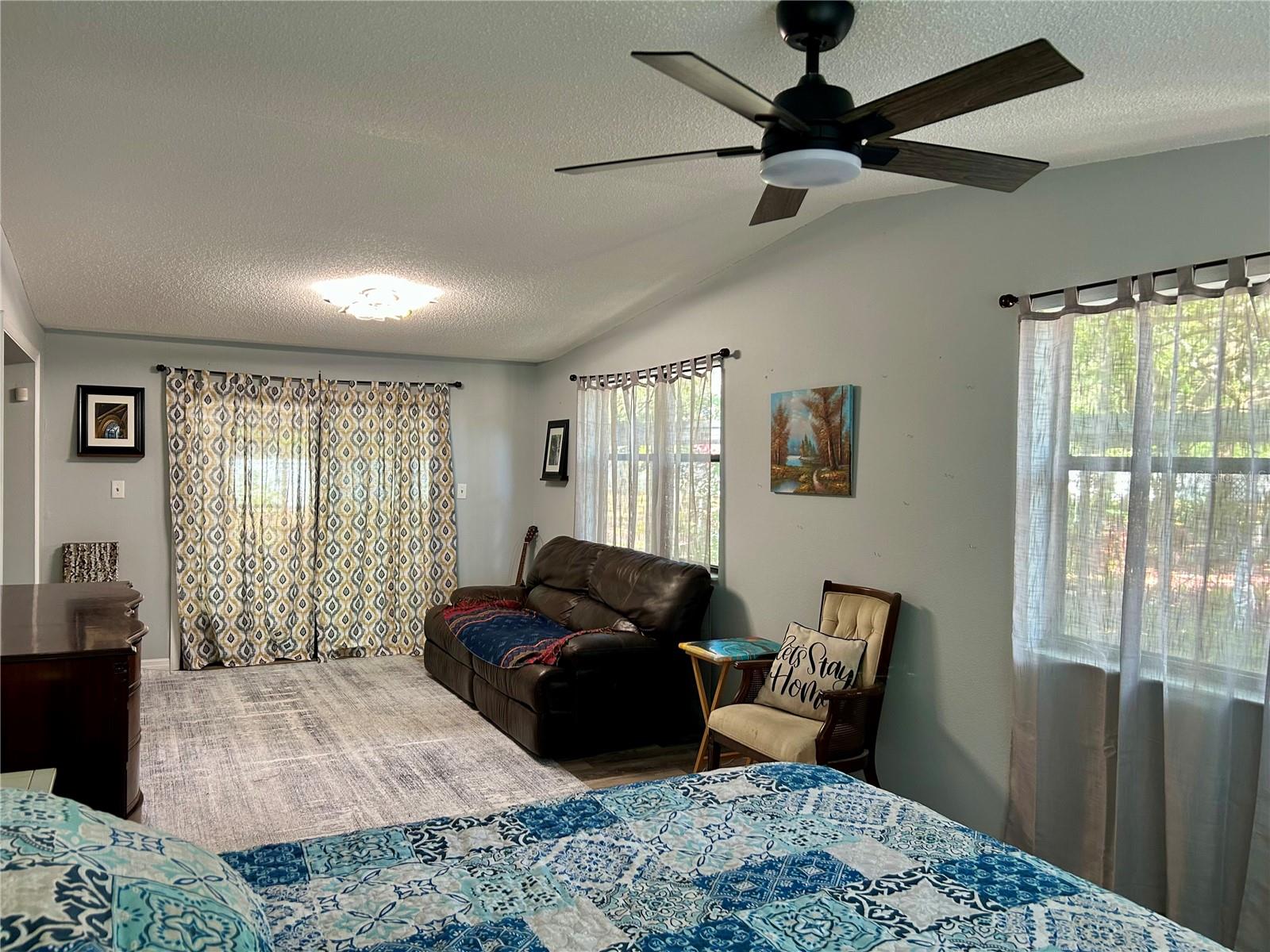 Image 18 of 92 For 9846 Cardy Street