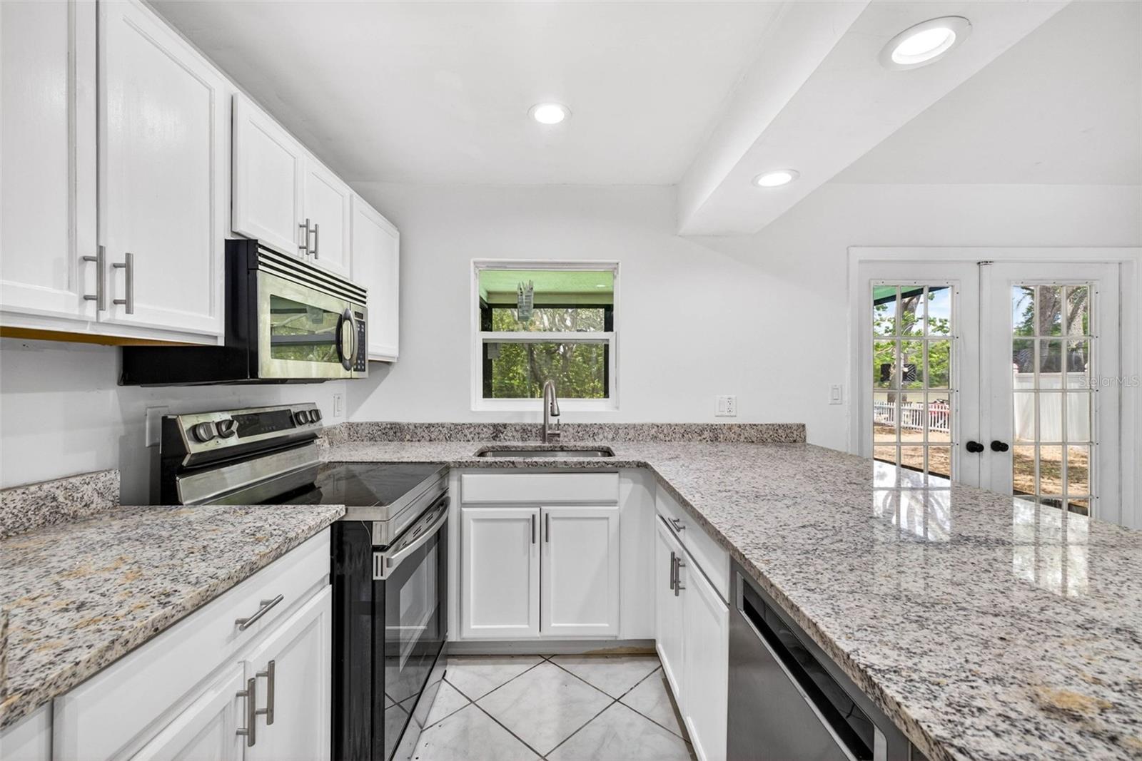 Image 13 of 39 For 8076 Wooden Drive