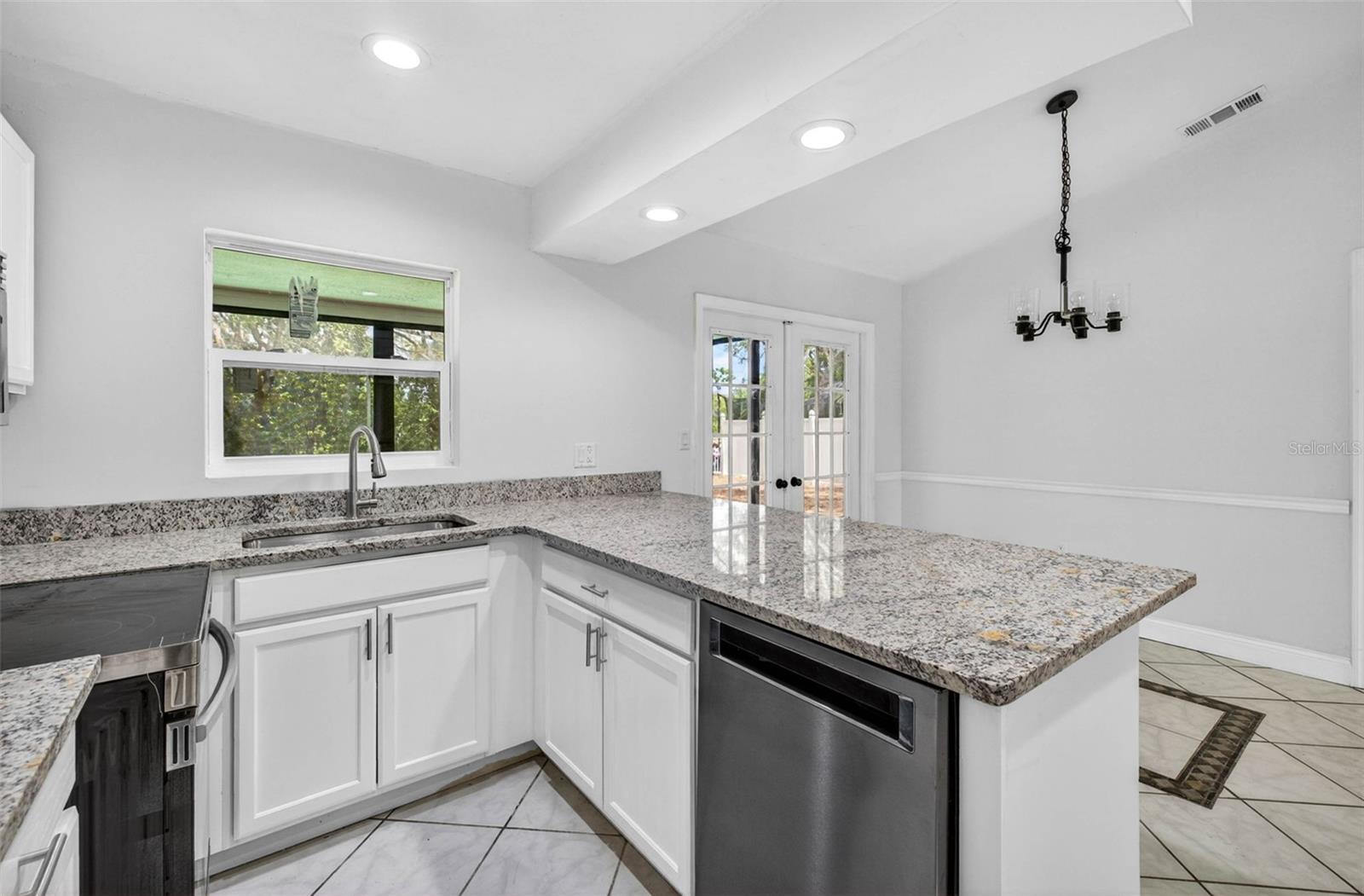 Image 14 of 39 For 8076 Wooden Drive
