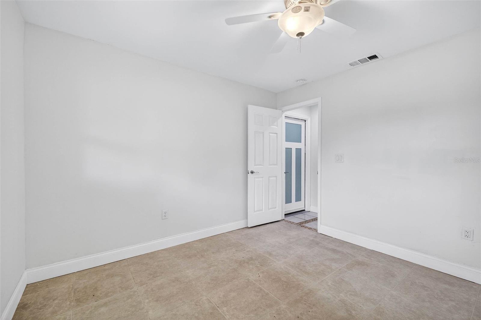 Image 19 of 39 For 8076 Wooden Drive