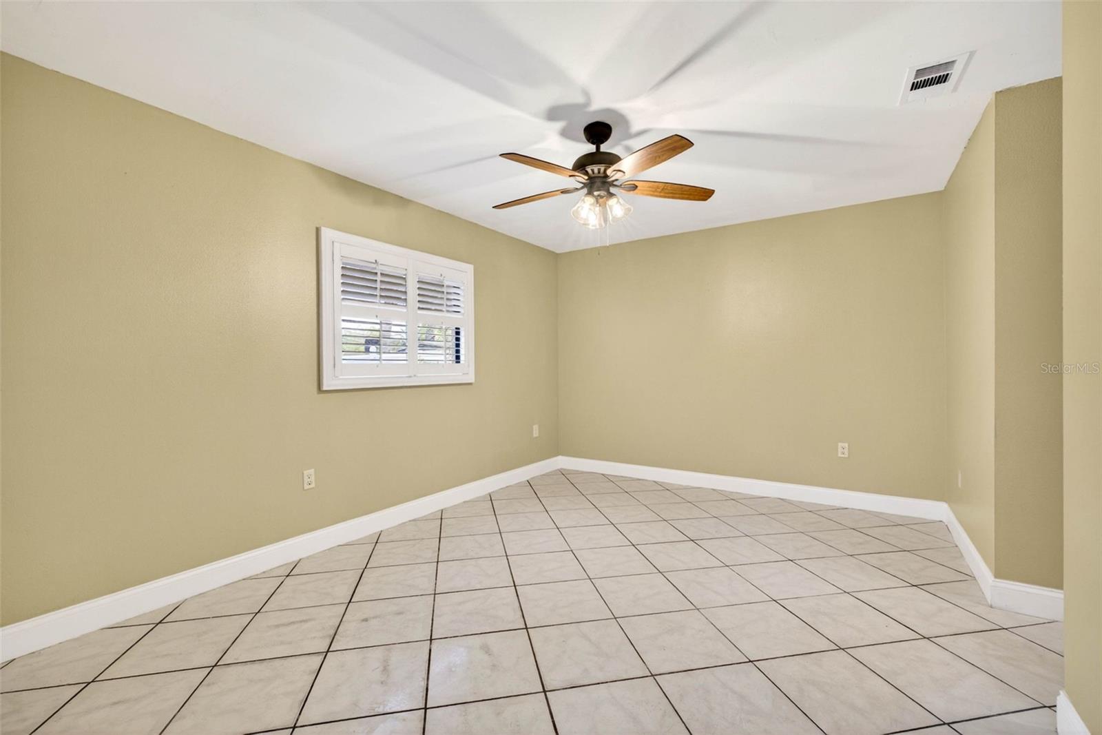 Image 21 of 39 For 8076 Wooden Drive