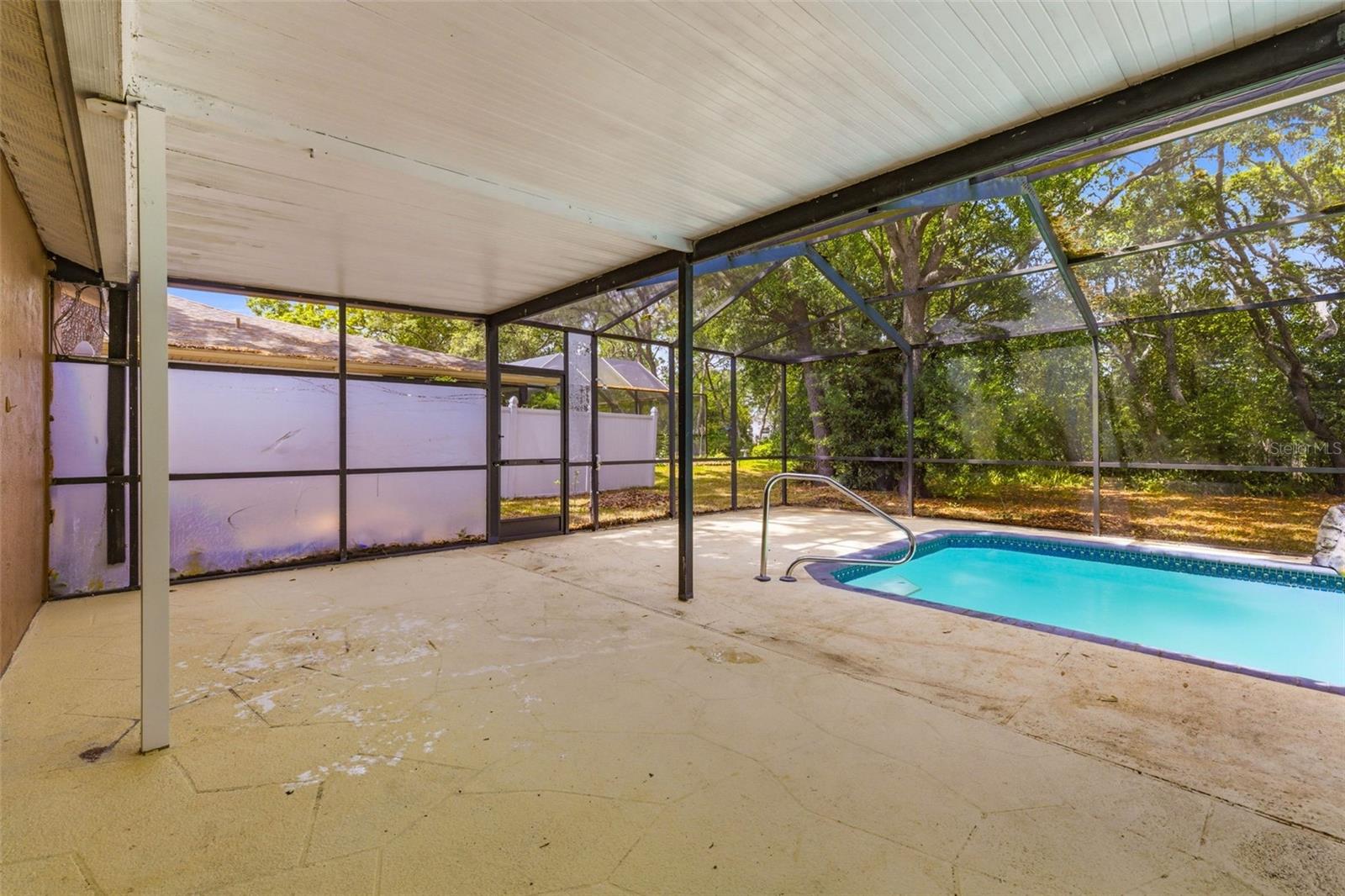 Image 30 of 39 For 8076 Wooden Drive