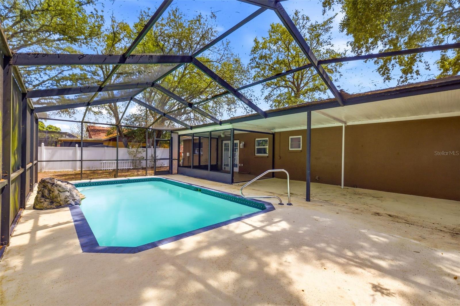 Image 33 of 39 For 8076 Wooden Drive