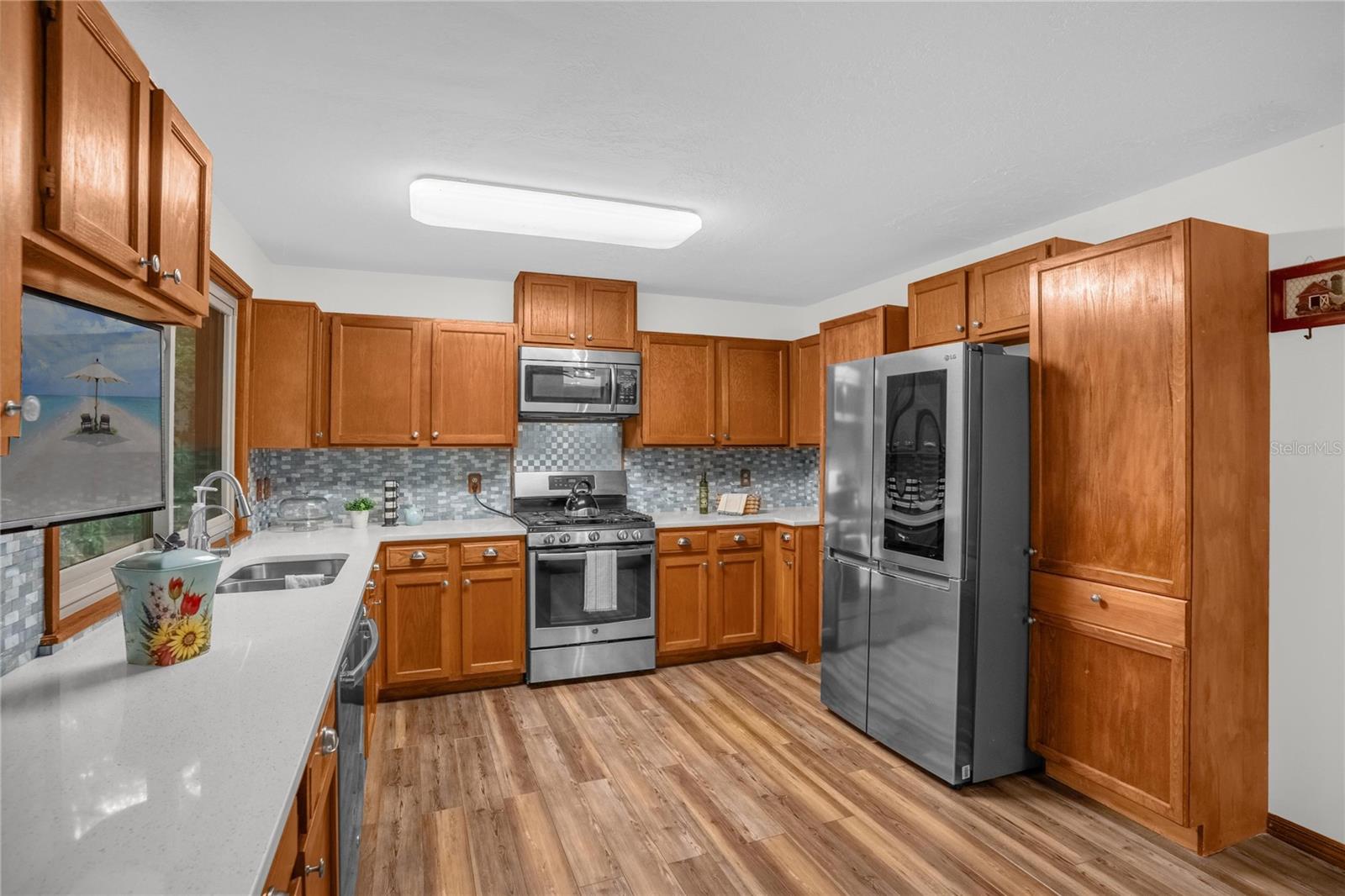 Image 10 of 32 For 825 Mellowood Avenue