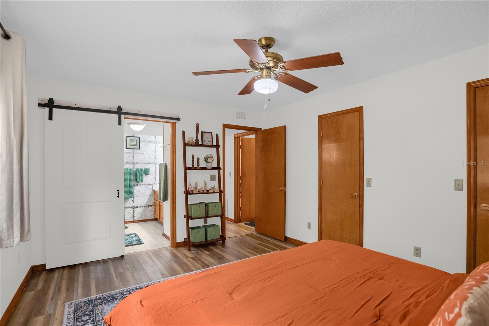 Image 12 of 32 For 825 Mellowood Avenue
