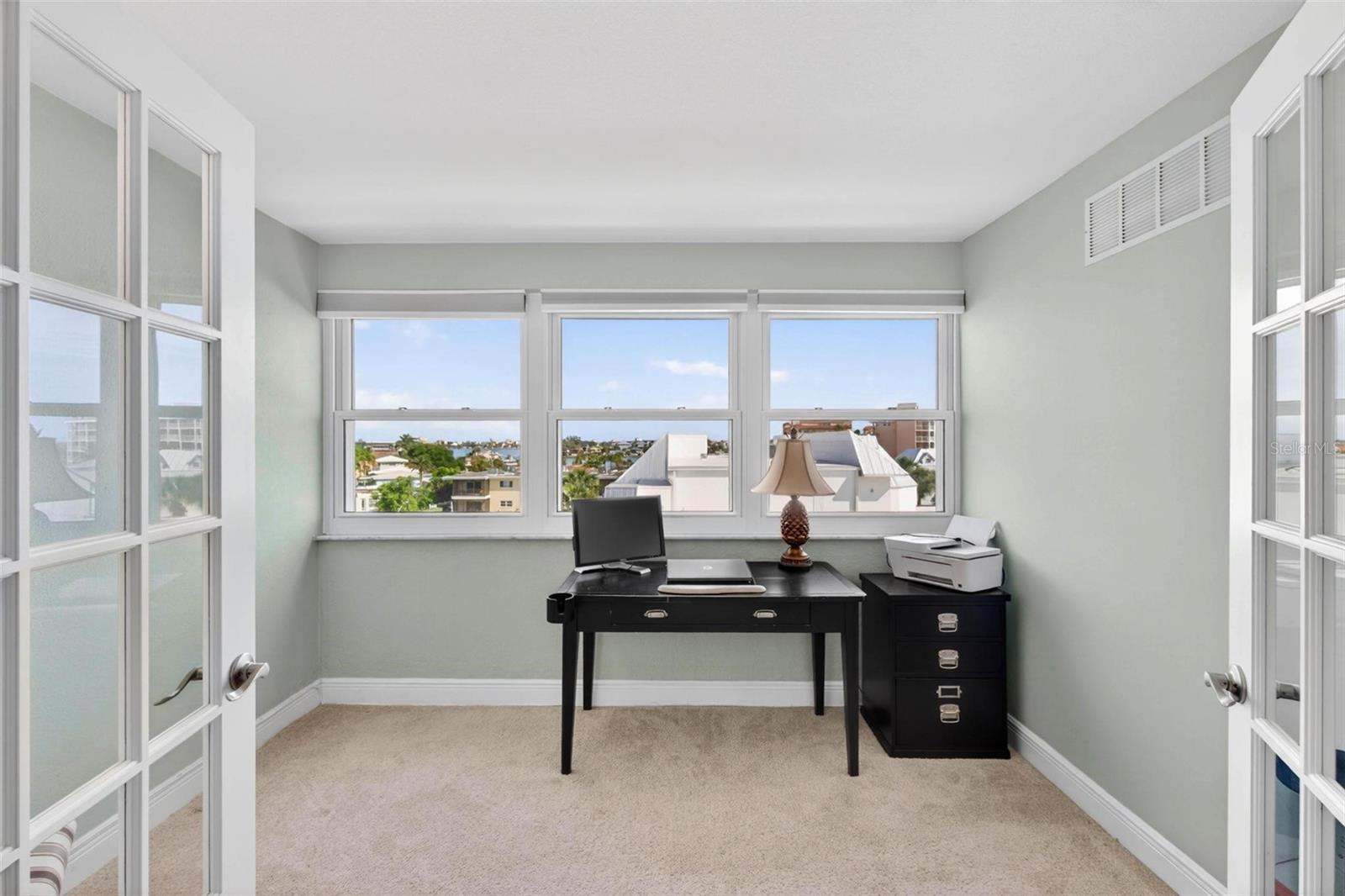 Image 12 of 25 For 5555 Gulf Boulevard 402