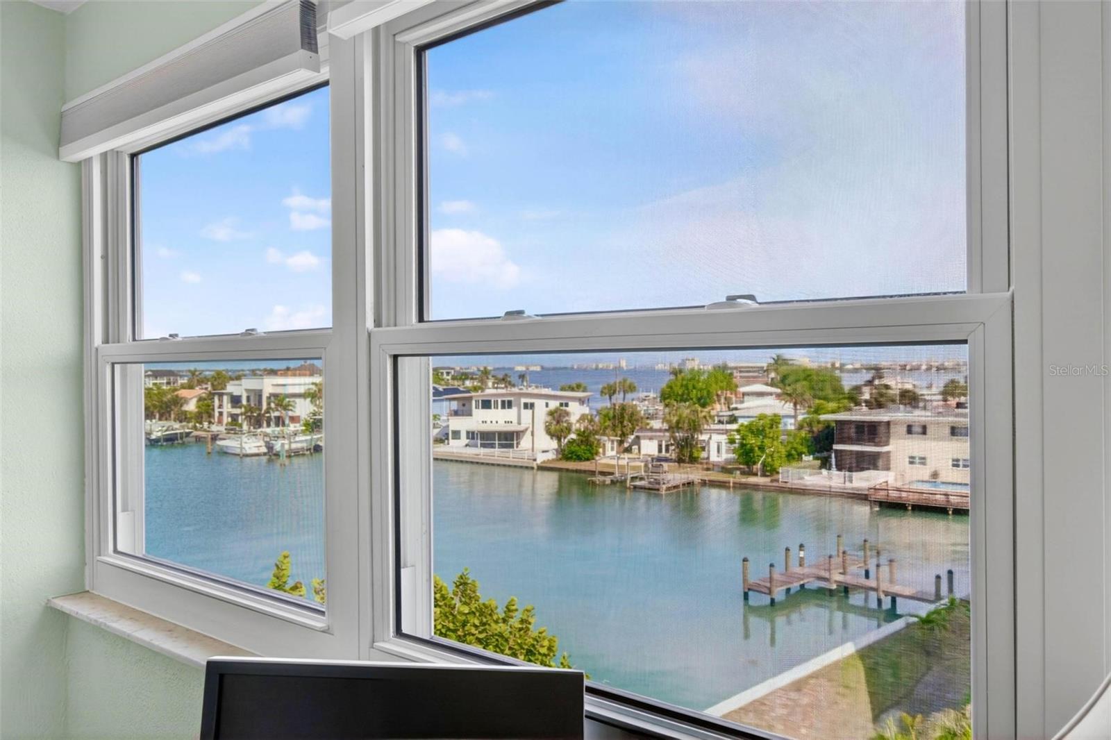 Image 14 of 25 For 5555 Gulf Boulevard 402